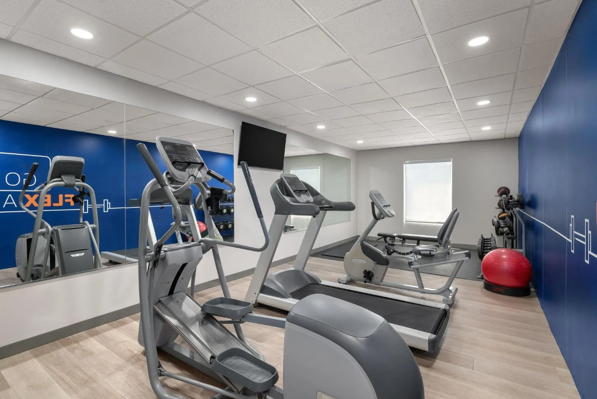 Fitness centre/facilities in Holiday Inn Express & Suites Destin - Miramar Beach by IHG