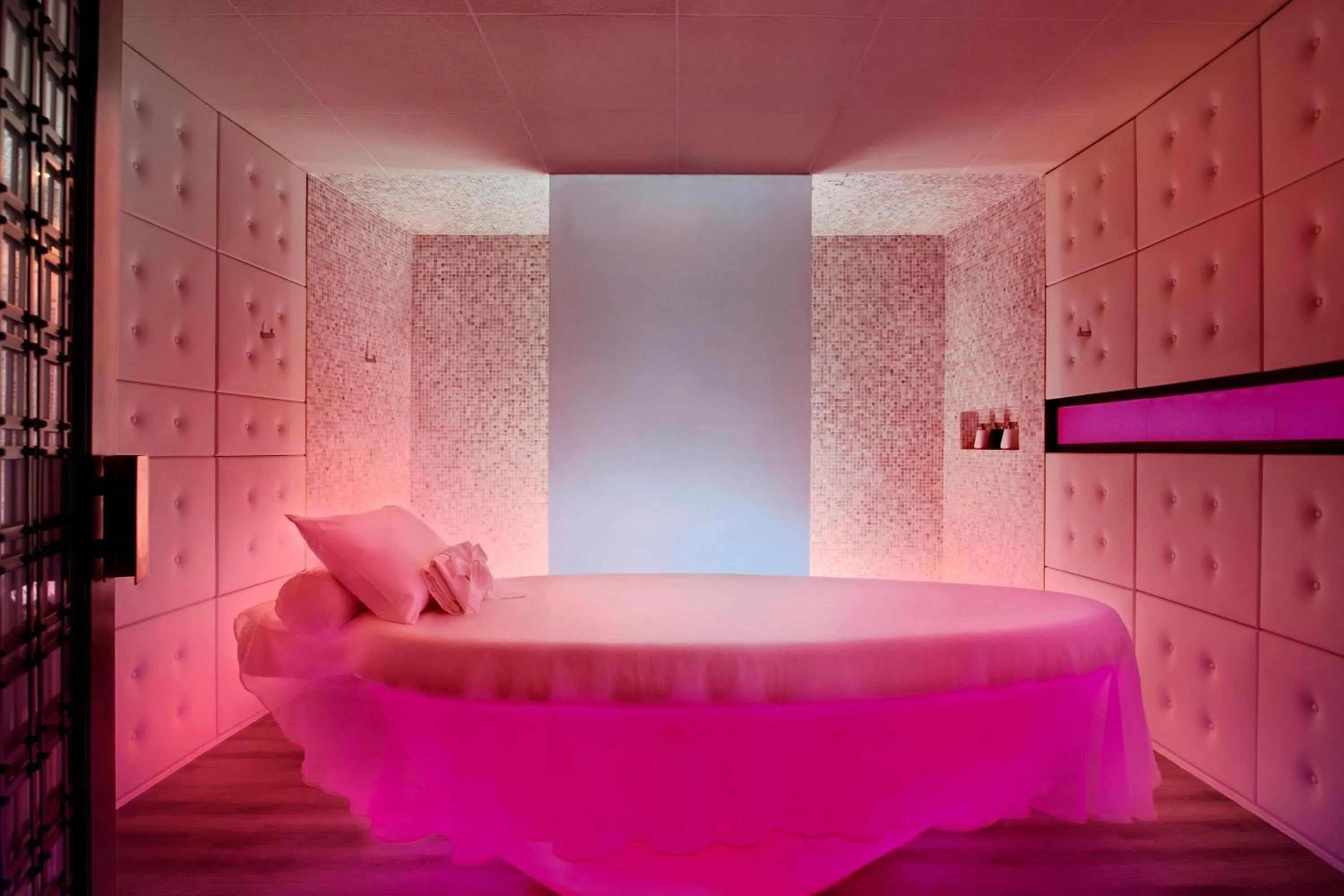 Spa and wellness centre/facilities, Bed in W Bangkok Hotel