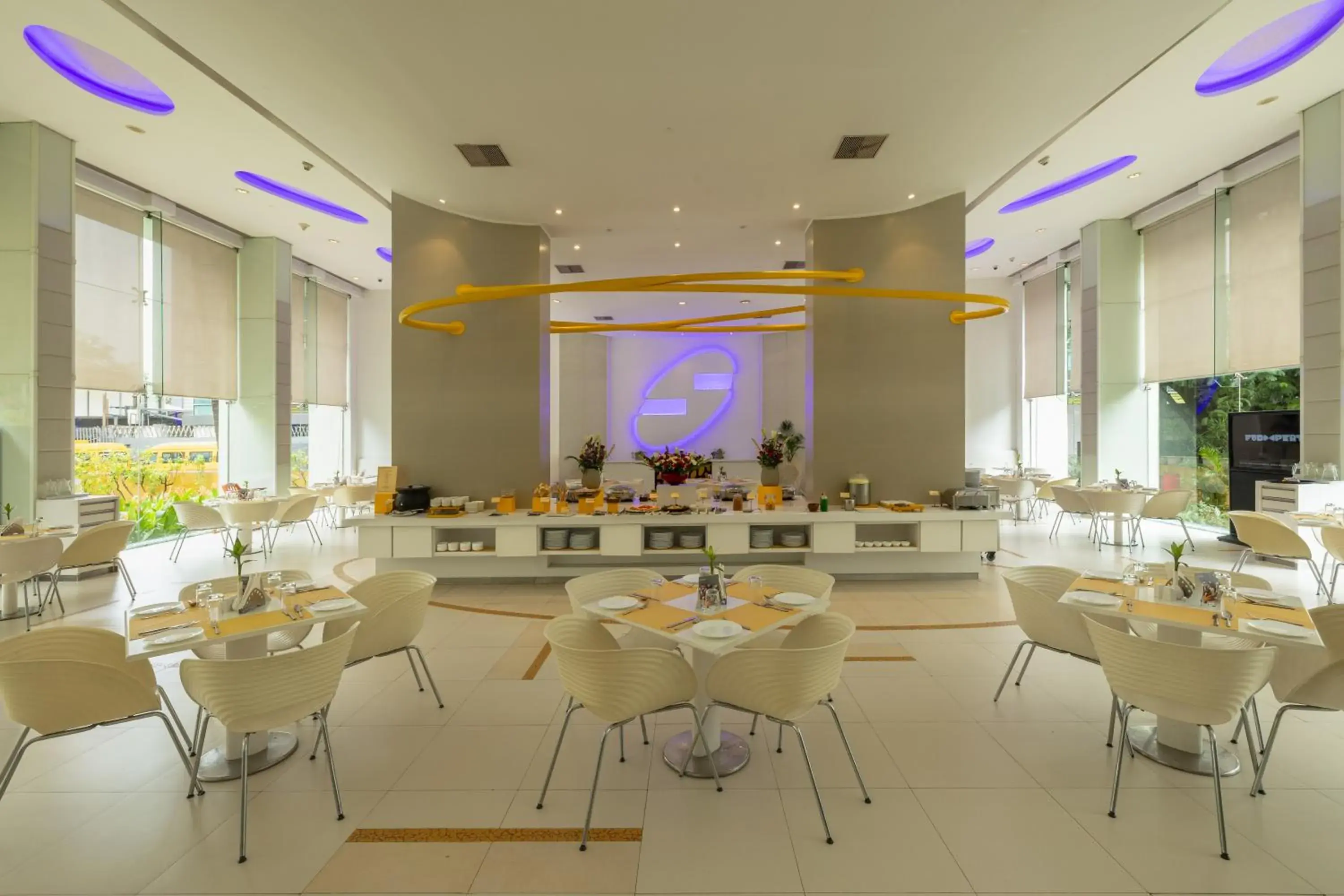 Restaurant/places to eat in Hotel Kohinoor Elite near BKC Restaurant/places to eat in Hotel Kohinoor Elite near BKC