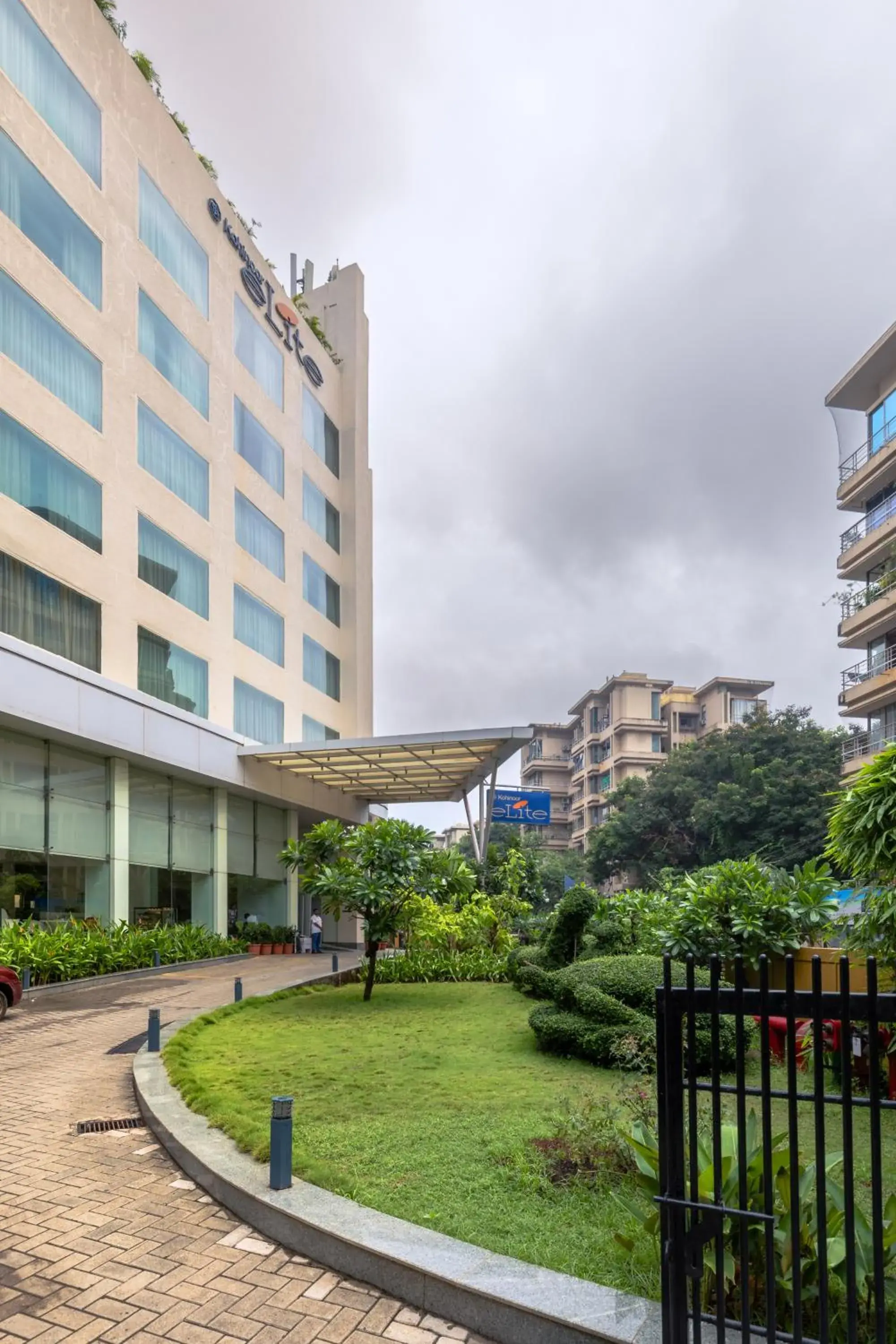Facade/entrance in Hotel Kohinoor Elite near BKC Facade/entrance in Hotel Kohinoor Elite near BKC