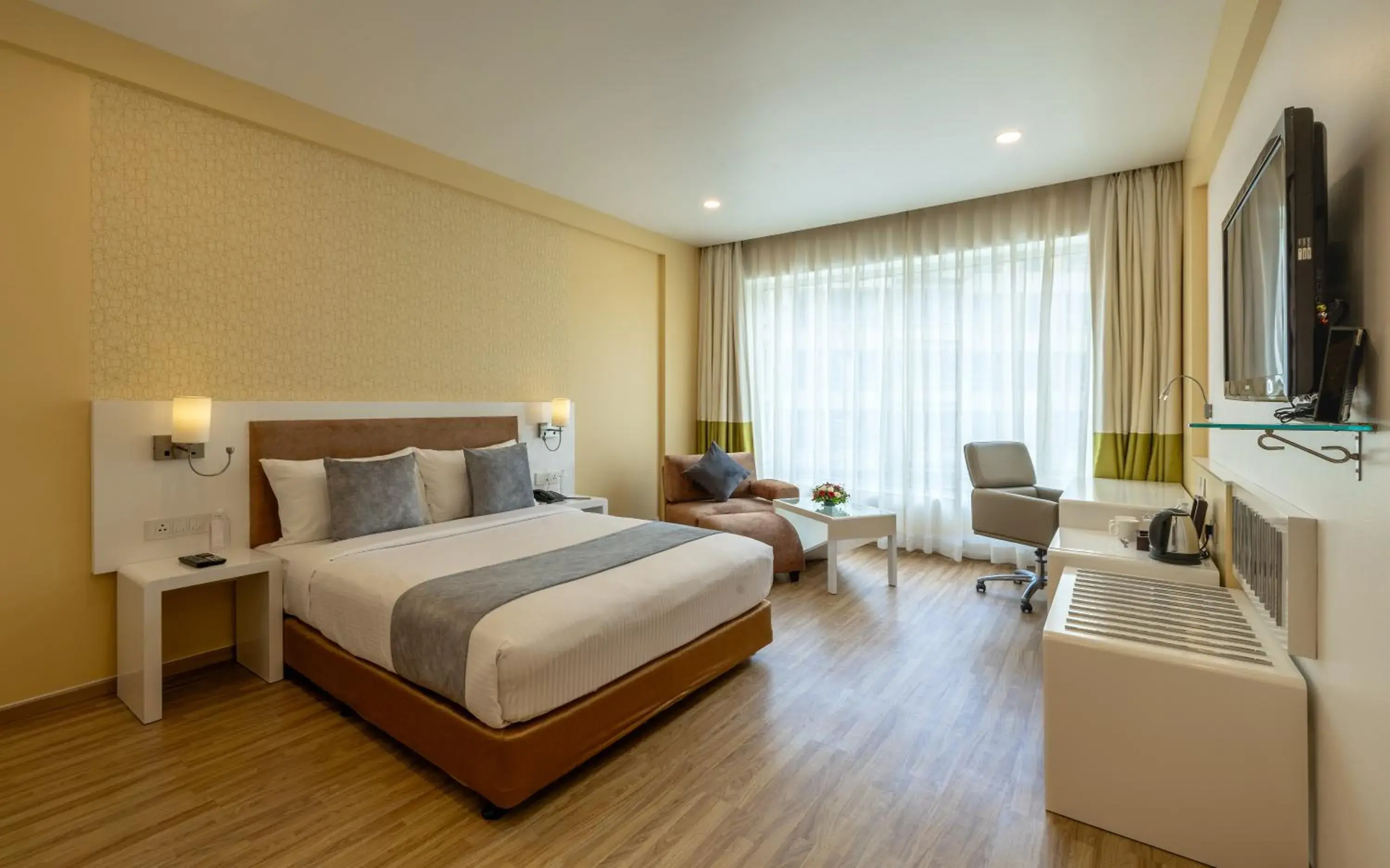 Bedroom, Bed in Hotel Kohinoor Elite near BKC Bedroom, Bed in Hotel Kohinoor Elite near BKC