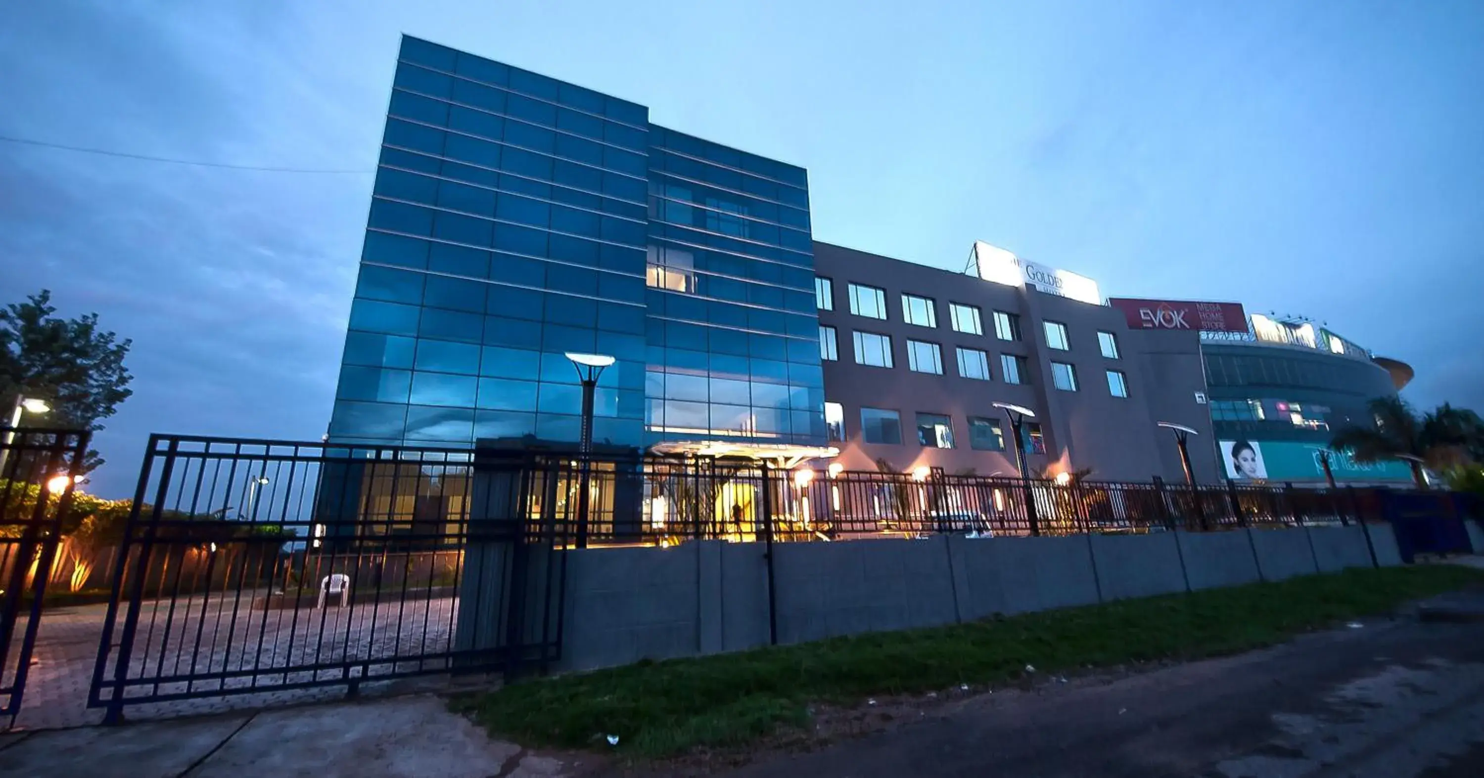 The Golden Plaza Hotel The Golden Plaza Hotel