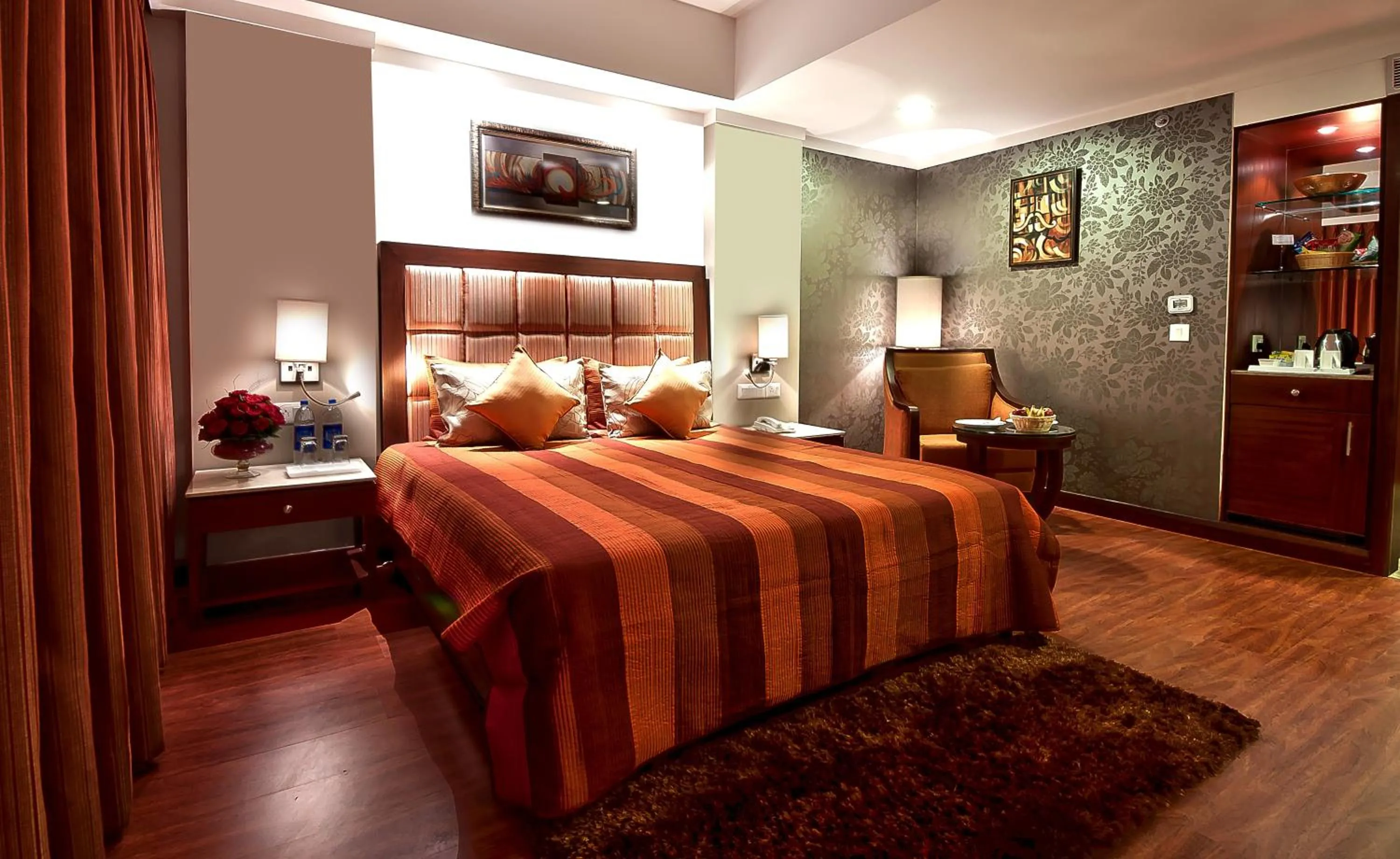 Photo of the whole room, Bed in The Golden Plaza Hotel