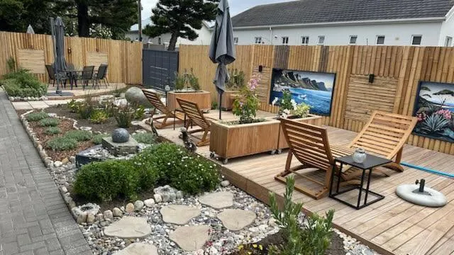 Garden in The Whale on Main B&B