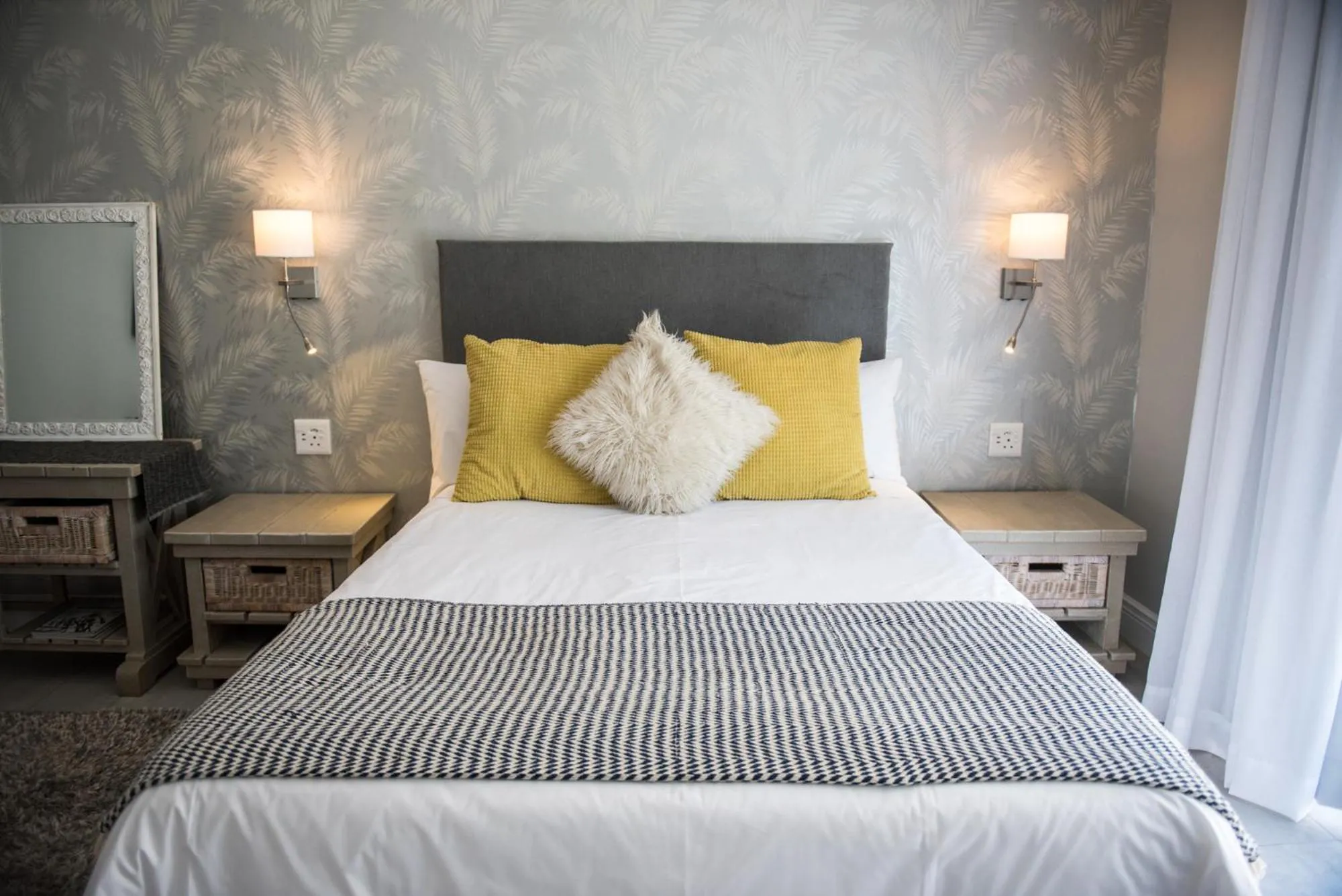 Bedroom, Bed in The Whale on Main B&B