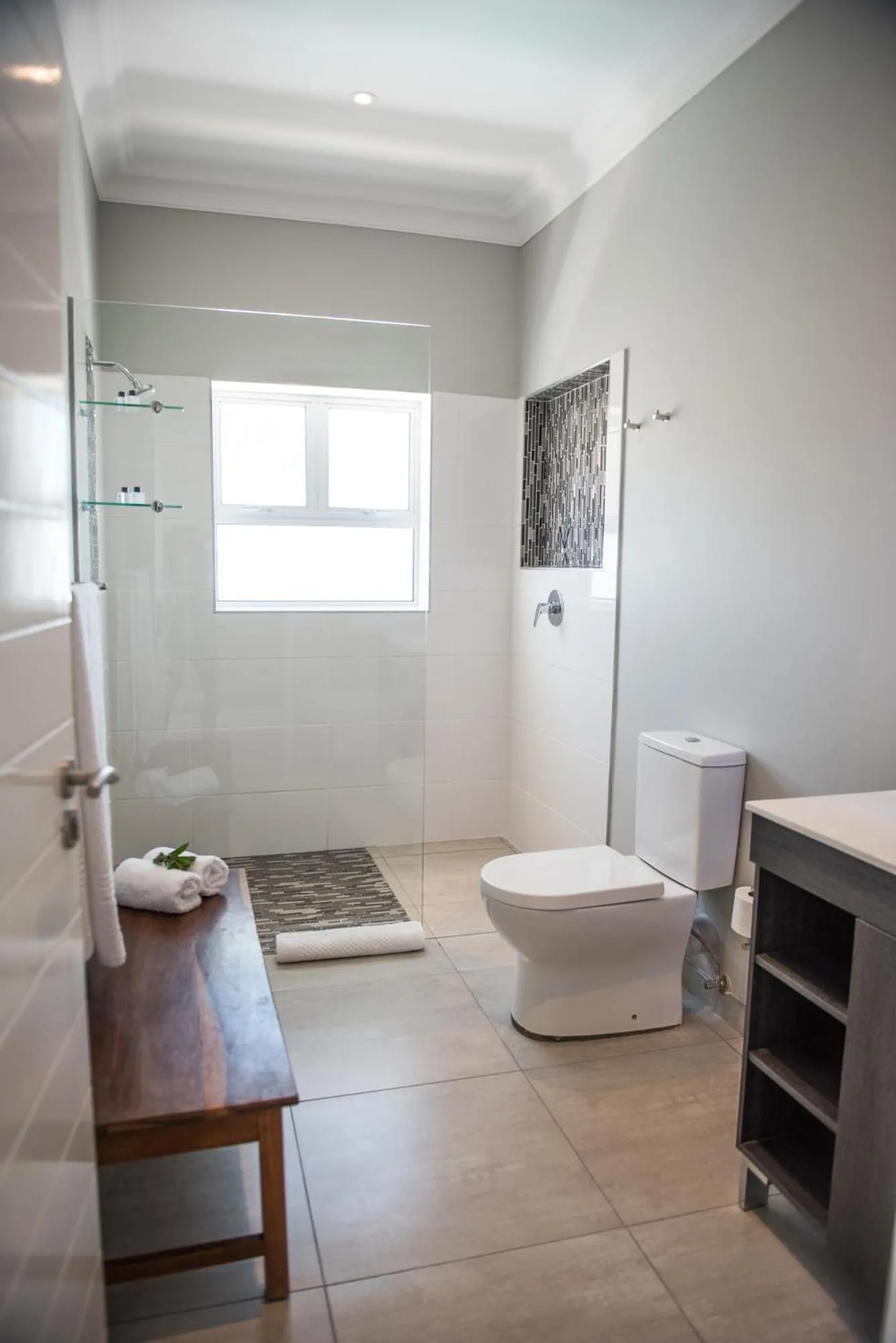 Shower in The Whale on Main B&B