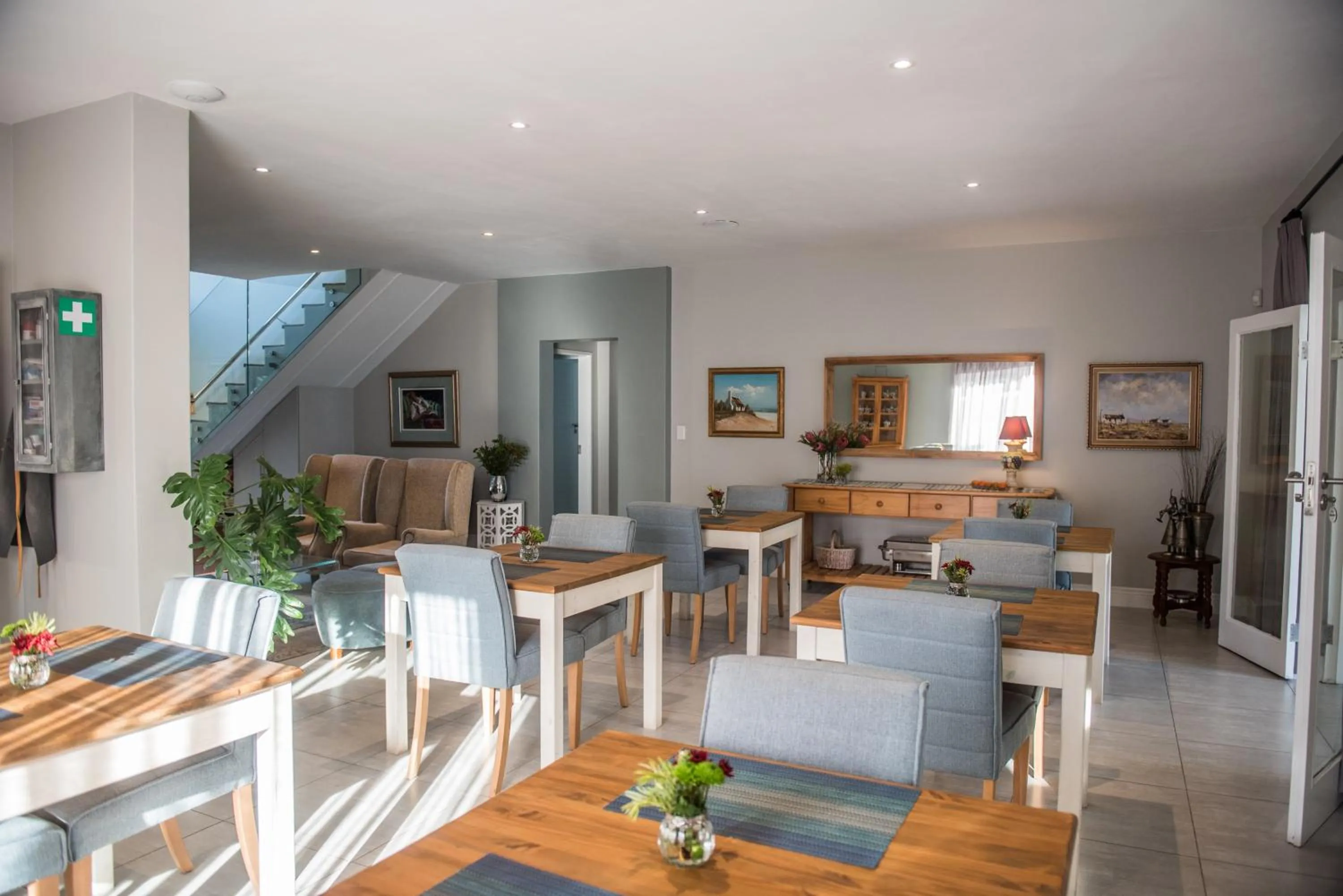 Breakfast in The Whale on Main B&B