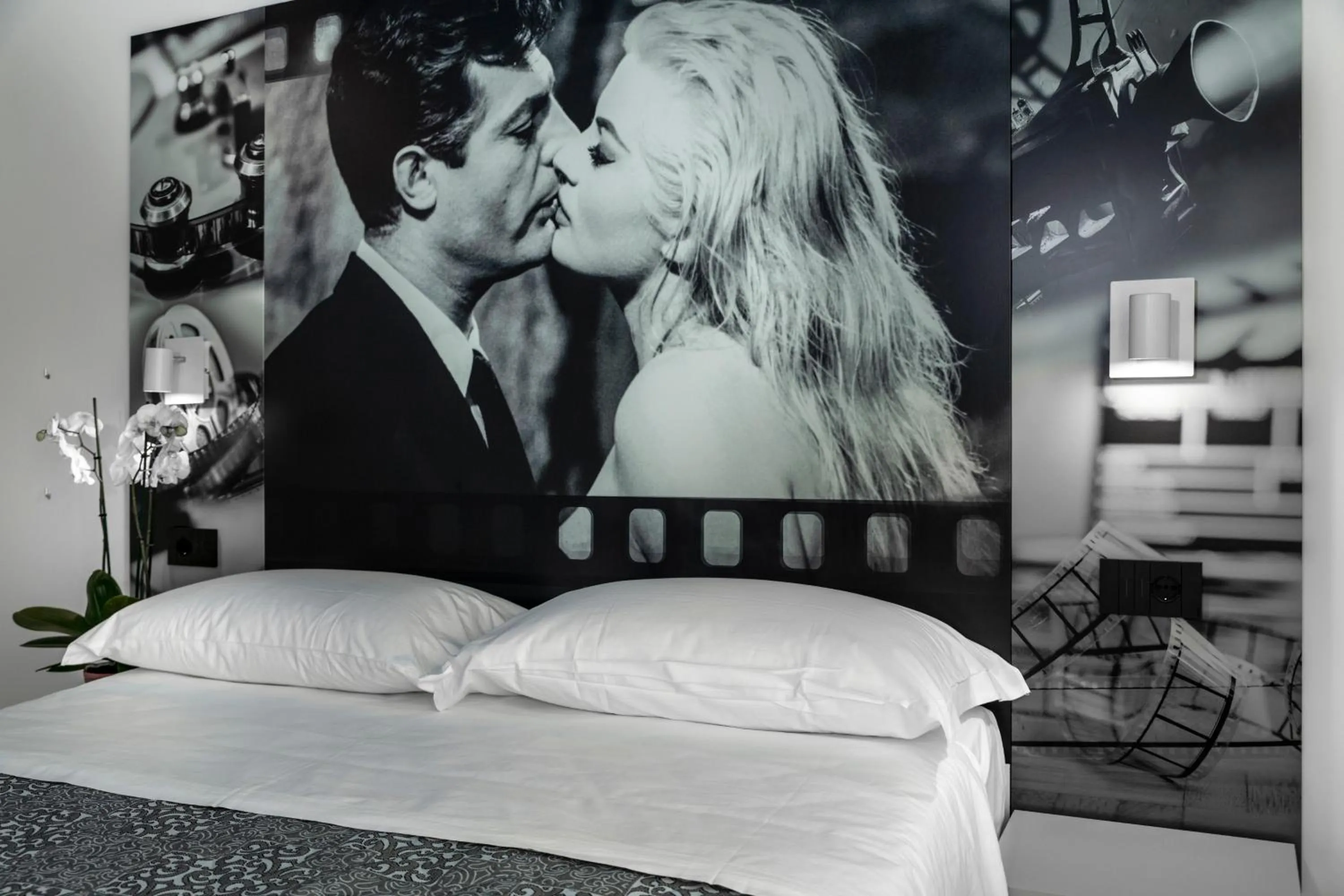 Bed in Residence Filmare