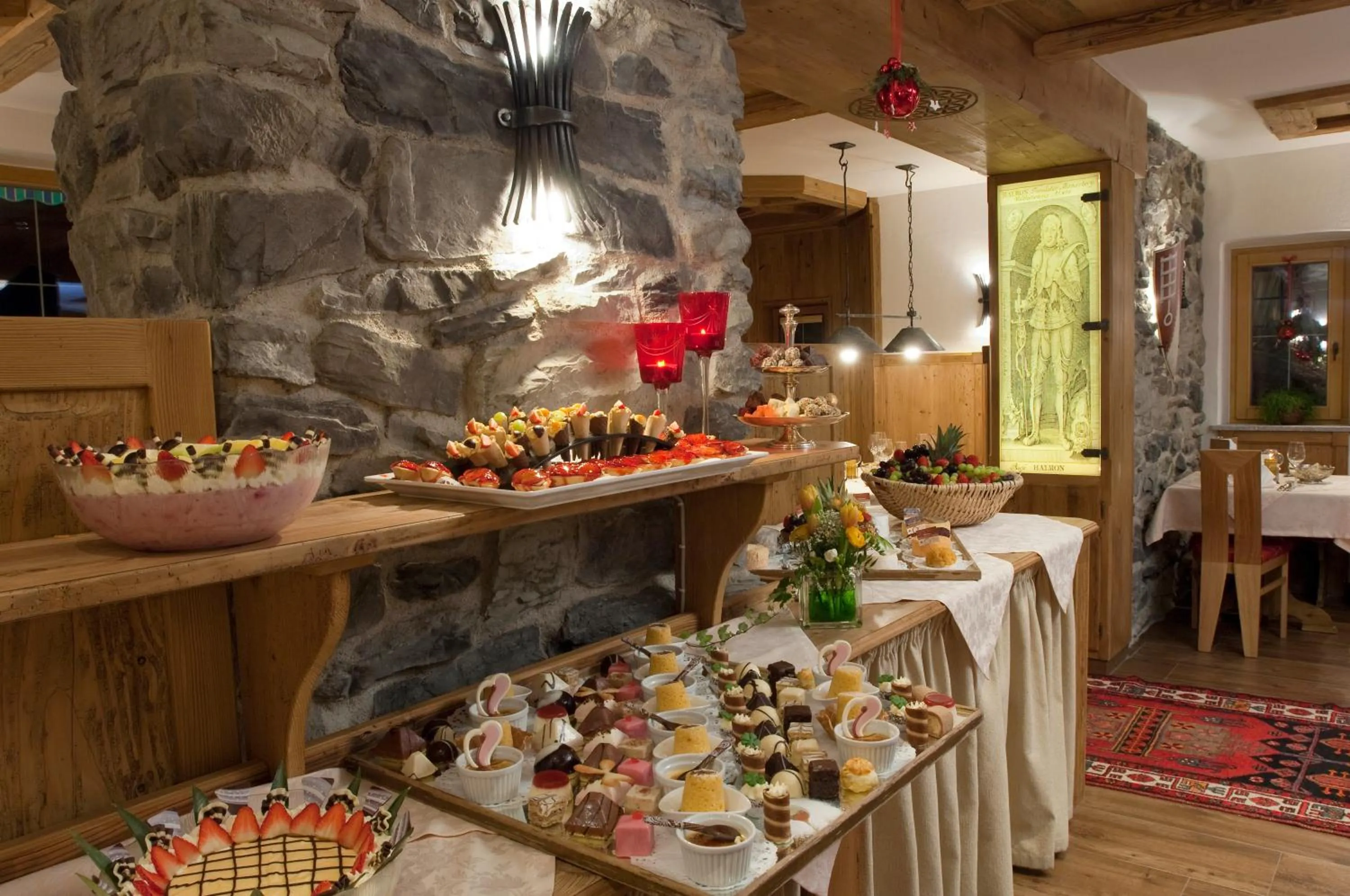 Restaurant/places to eat in Hotel Haymon