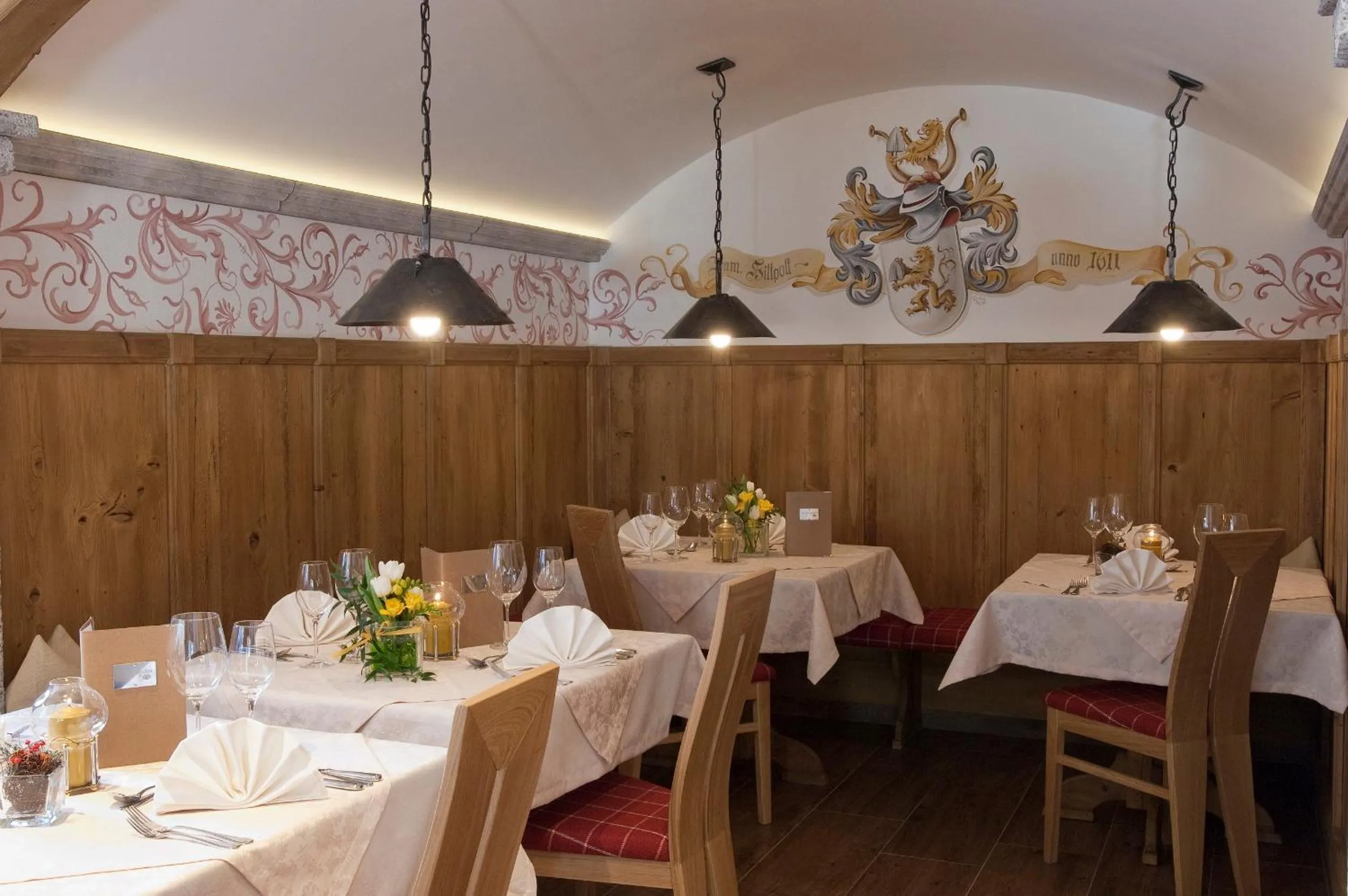 Restaurant/places to eat in Hotel Haymon