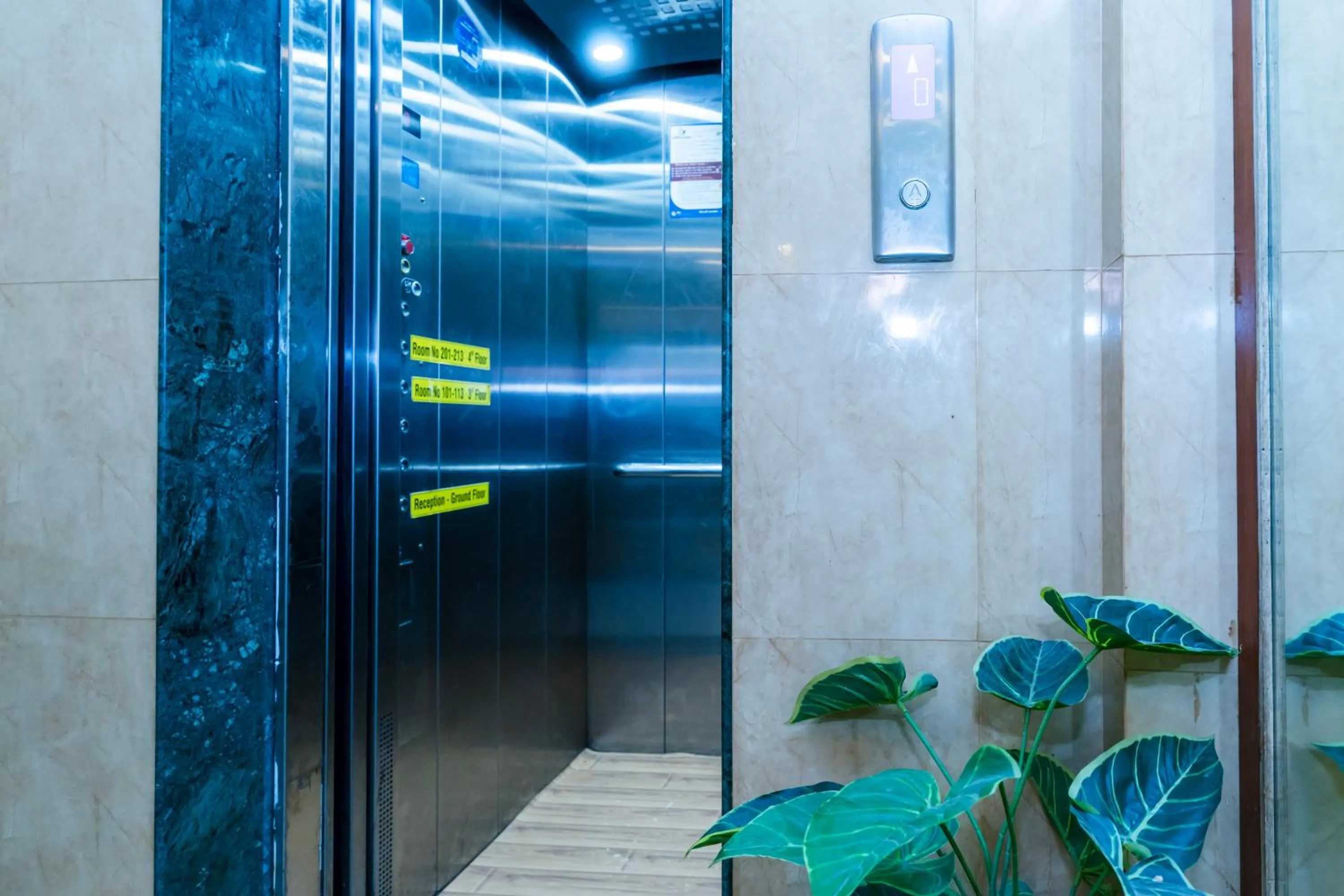 elevator in HOTEL NILADRII GALAXY