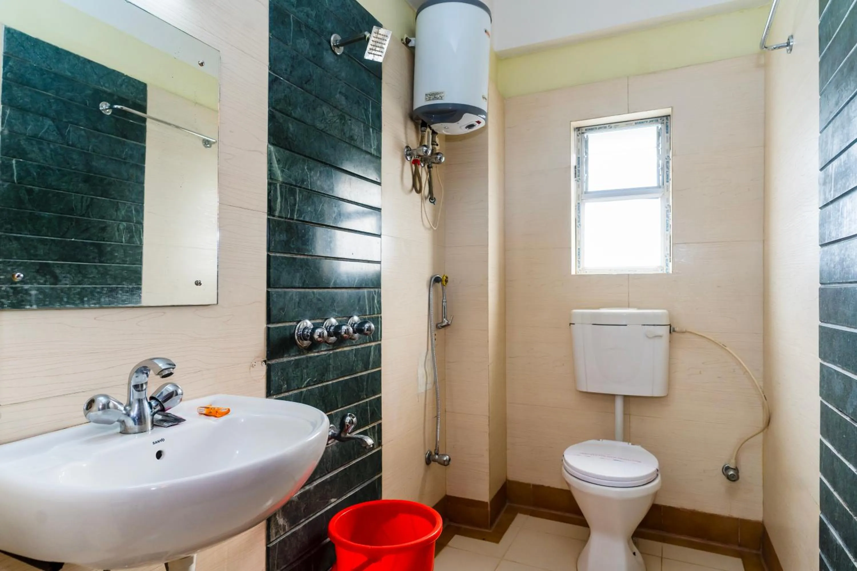 Toilet in HOTEL NILADRII GALAXY