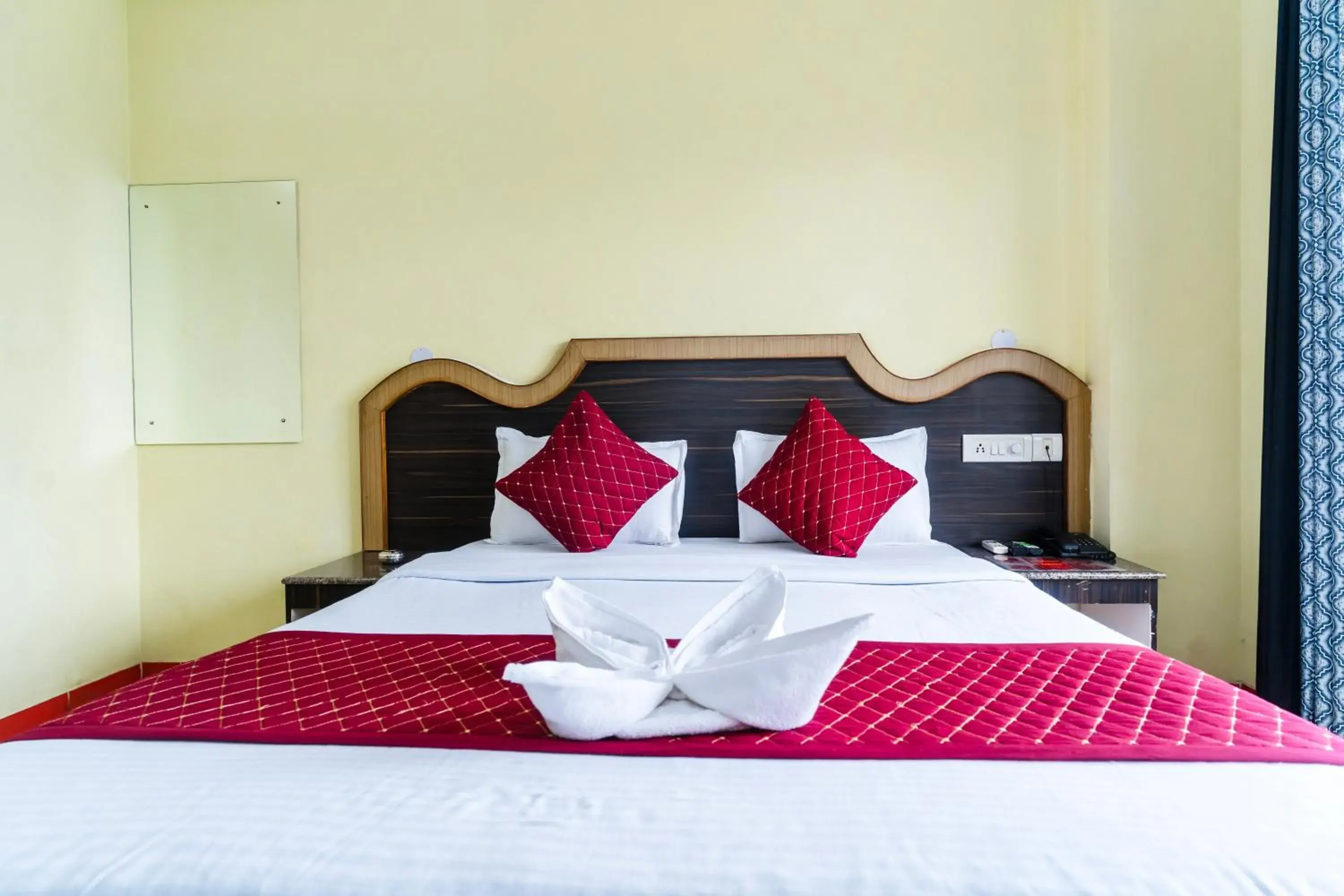 Bed in HOTEL NILADRII GALAXY Bed in HOTEL NILADRII GALAXY