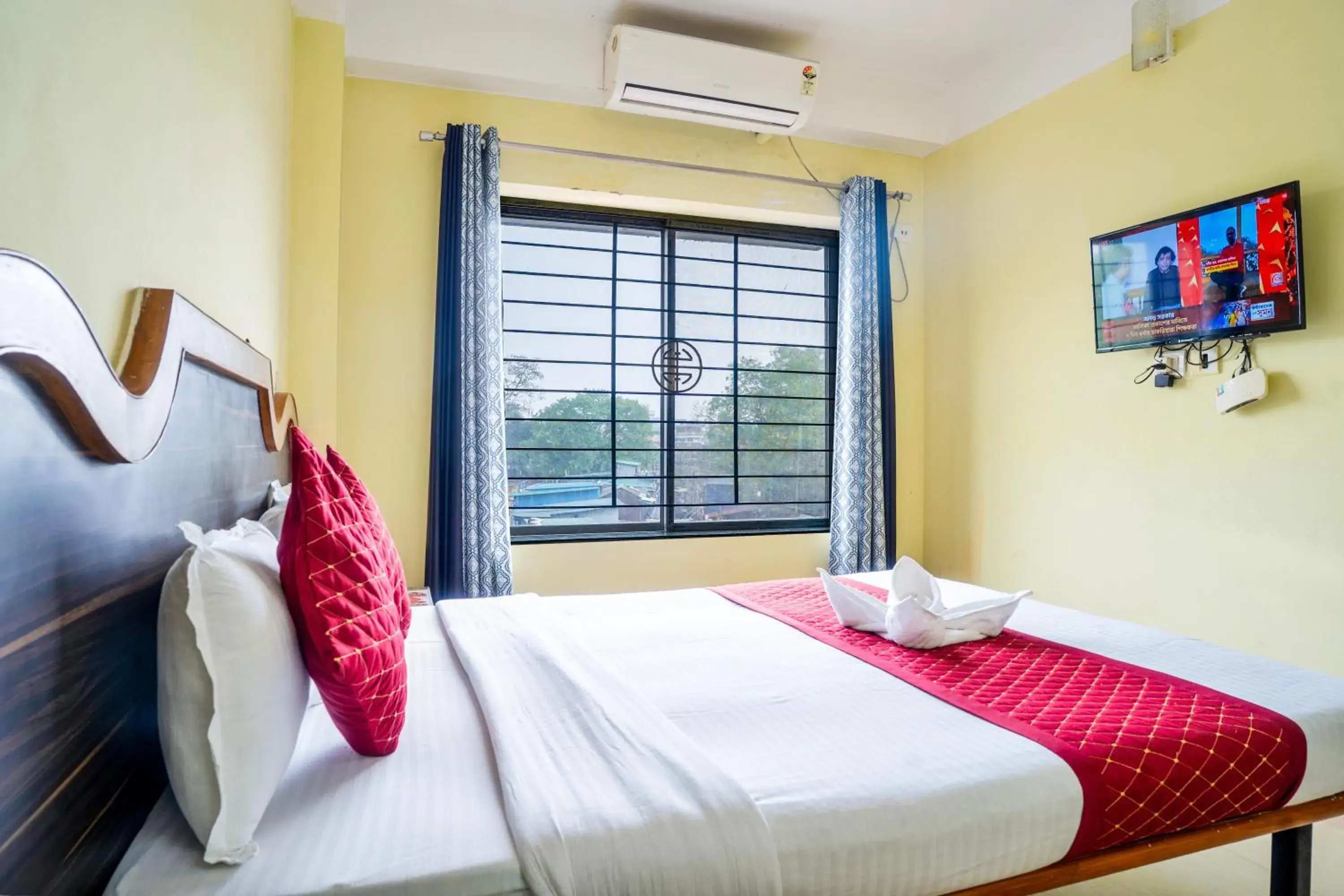 Photo of the whole room, Bed in HOTEL NILADRII GALAXY Photo of the whole room, Bed in HOTEL NILADRII GALAXY