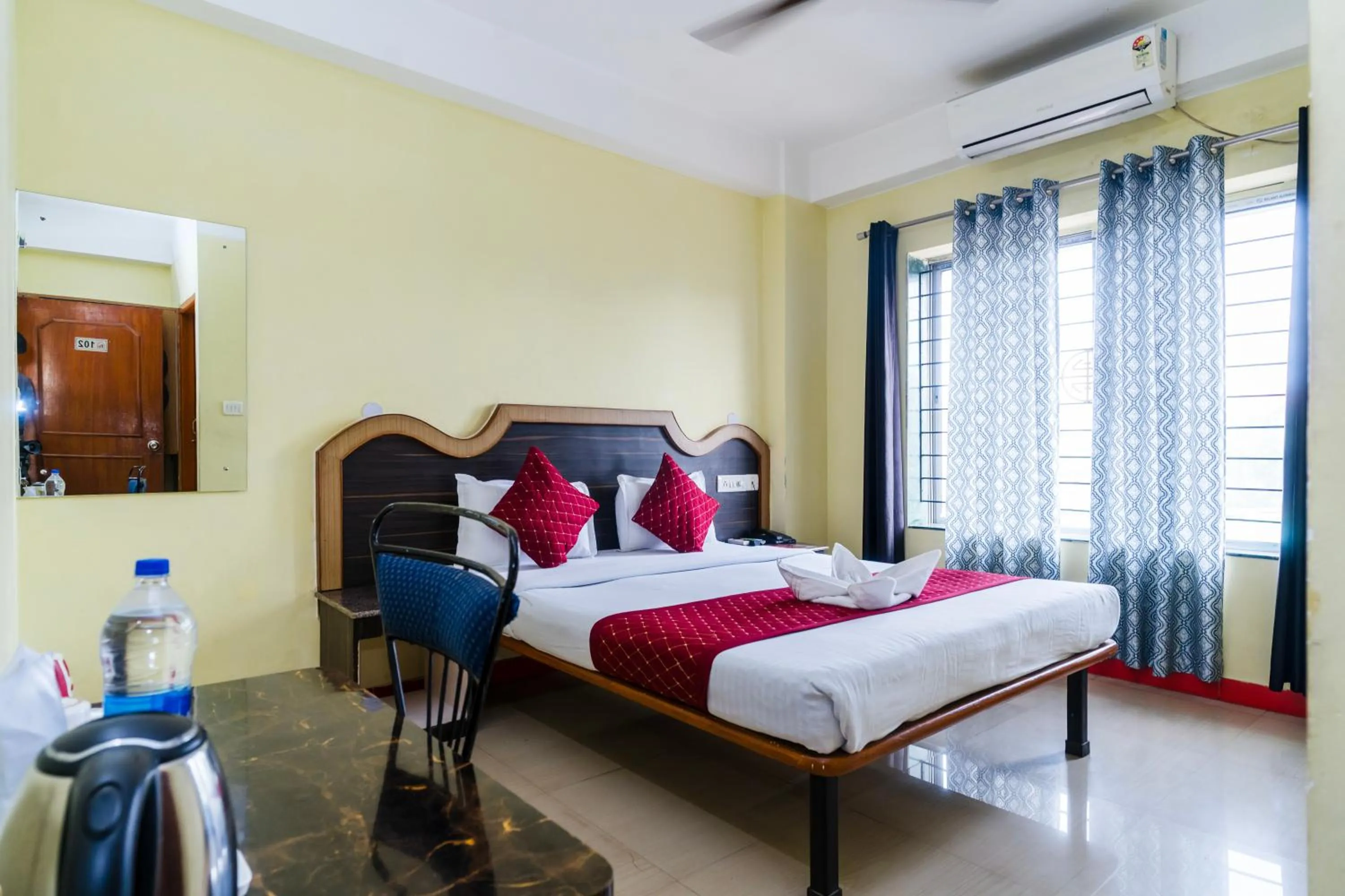 Photo of the whole room, Bed in HOTEL NILADRII GALAXY