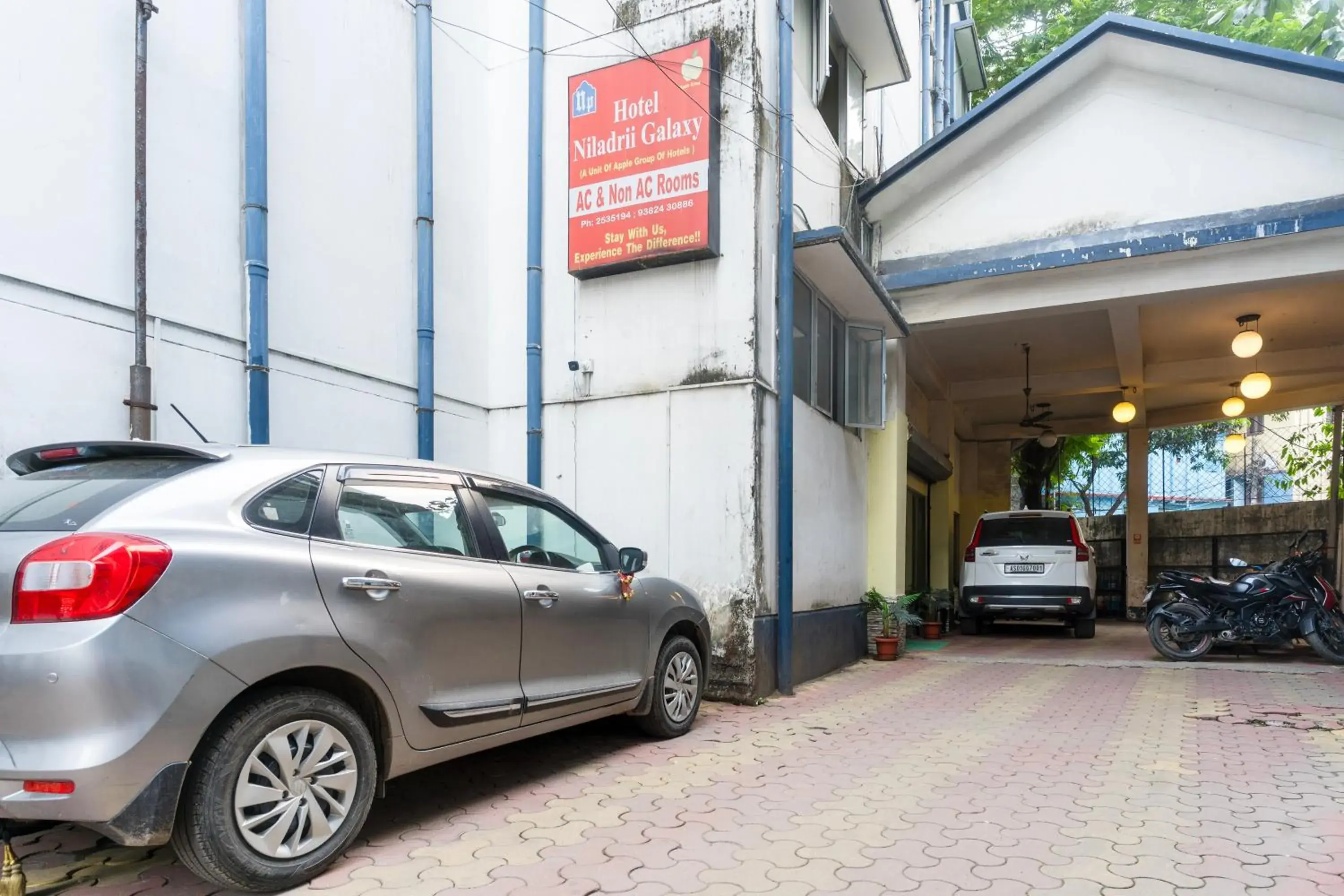 Parking in HOTEL NILADRII GALAXY Parking in HOTEL NILADRII GALAXY