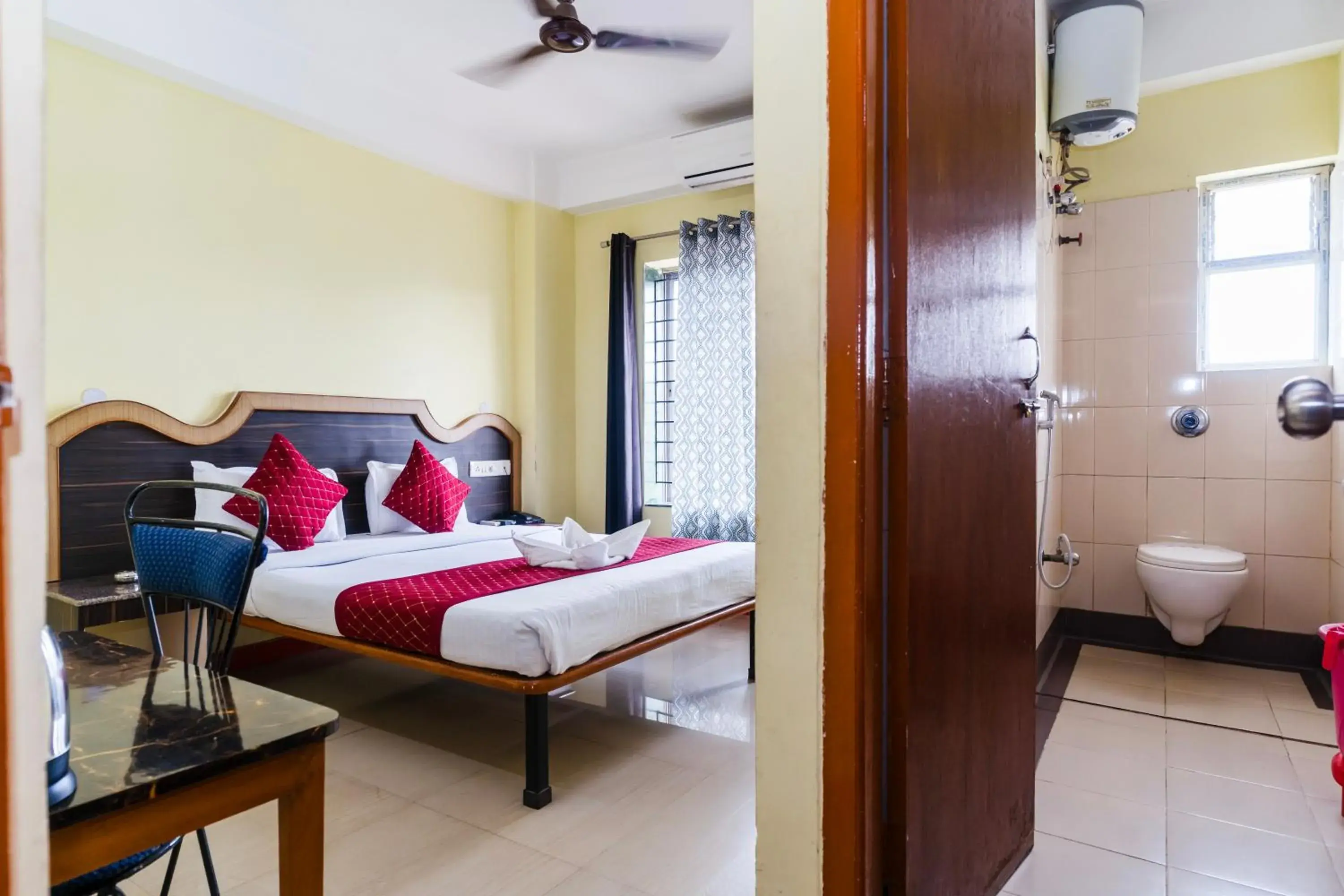 Photo of the whole room, Bed in HOTEL NILADRII GALAXY Photo of the whole room, Bed in HOTEL NILADRII GALAXY