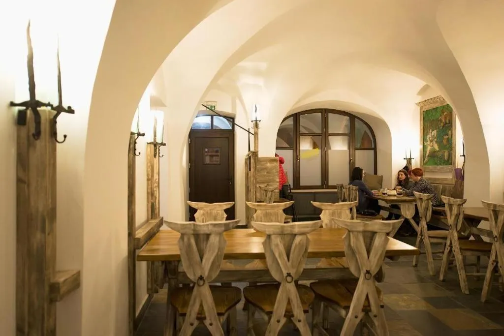 Restaurant/places to eat in Hotel Ungar