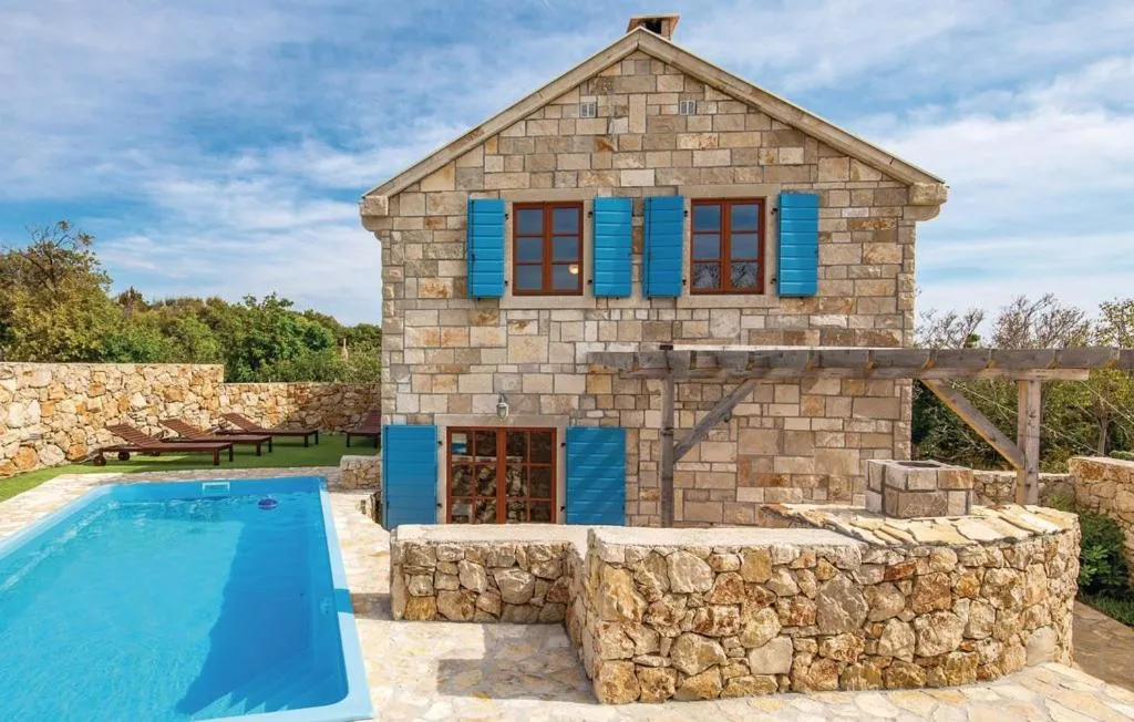 Mala Villa- private heated pool