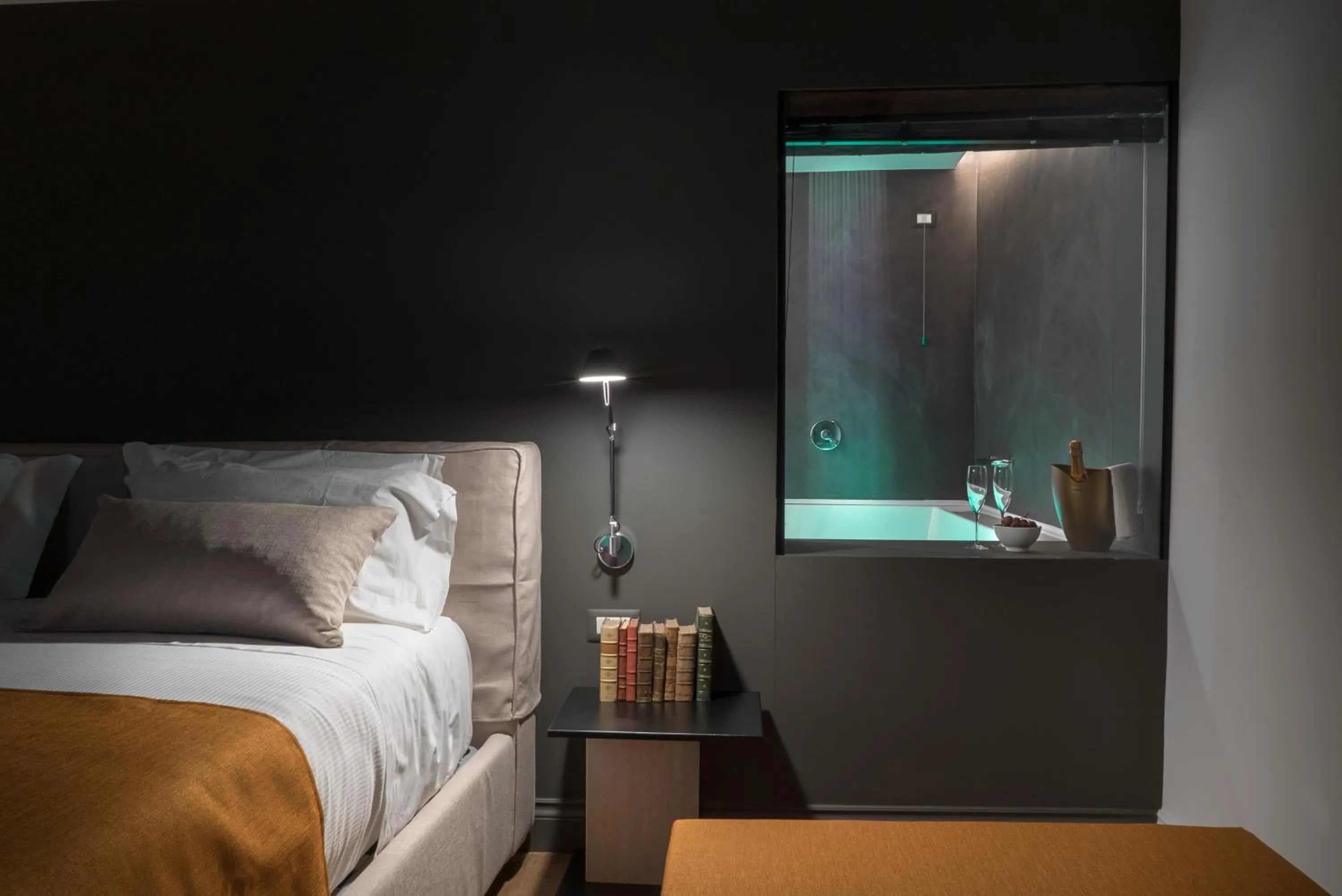 Hot Tub, Bed in Artemisia Domus - Centro Storico