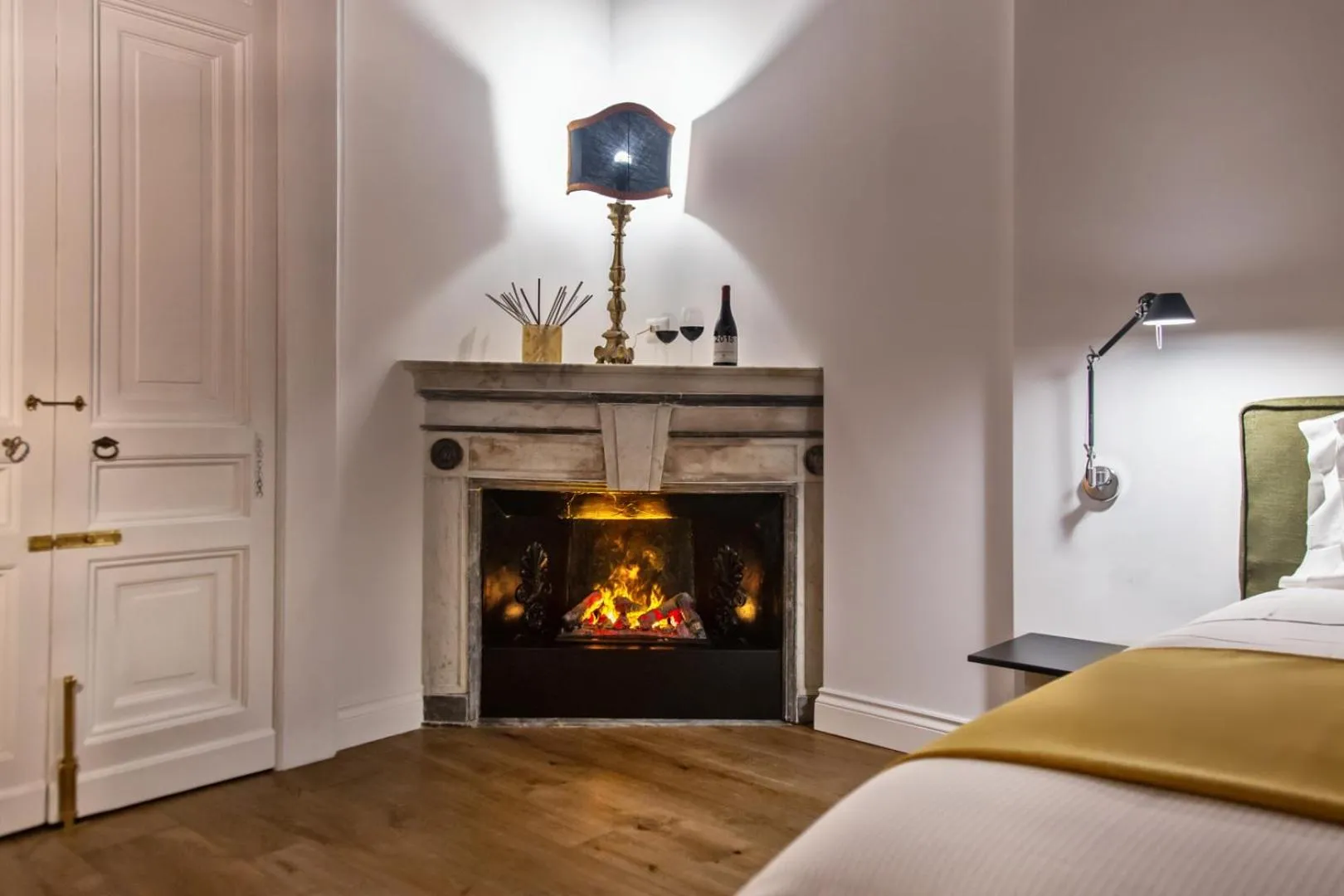 Decorative detail, Bed in Artemisia Domus - Centro Storico