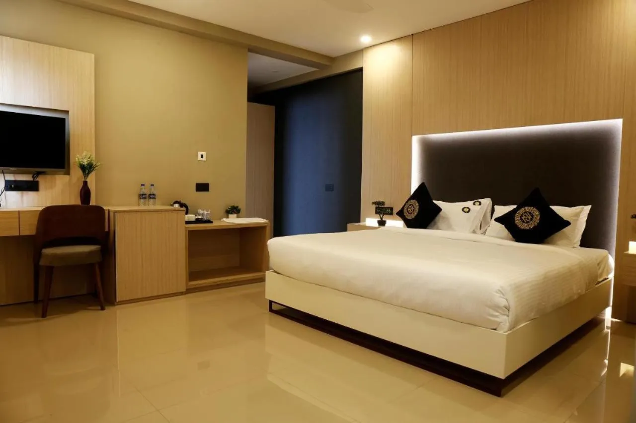 Restaurant/places to eat, Bed in Noor jehan's Grand Noor