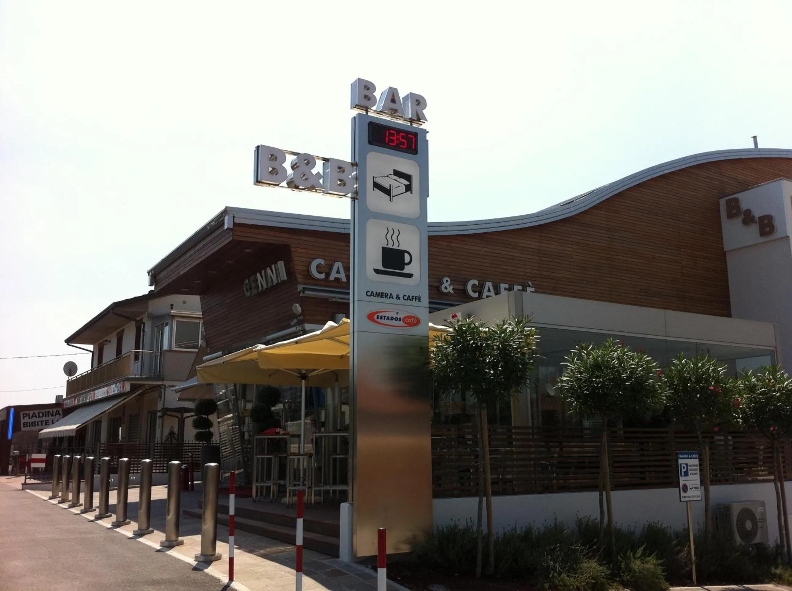 Day in Camera & Caffè Cenni