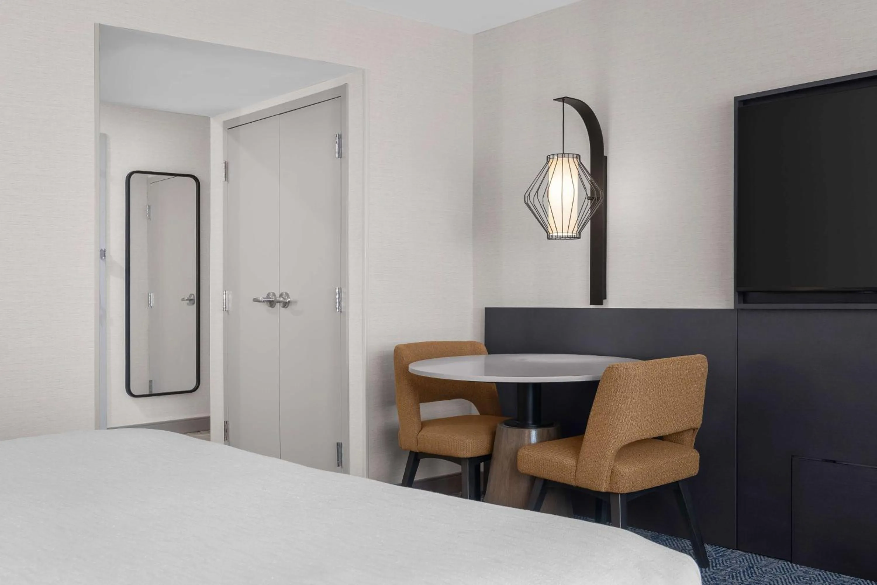 Bed in Embassy Suites by Hilton El Paso