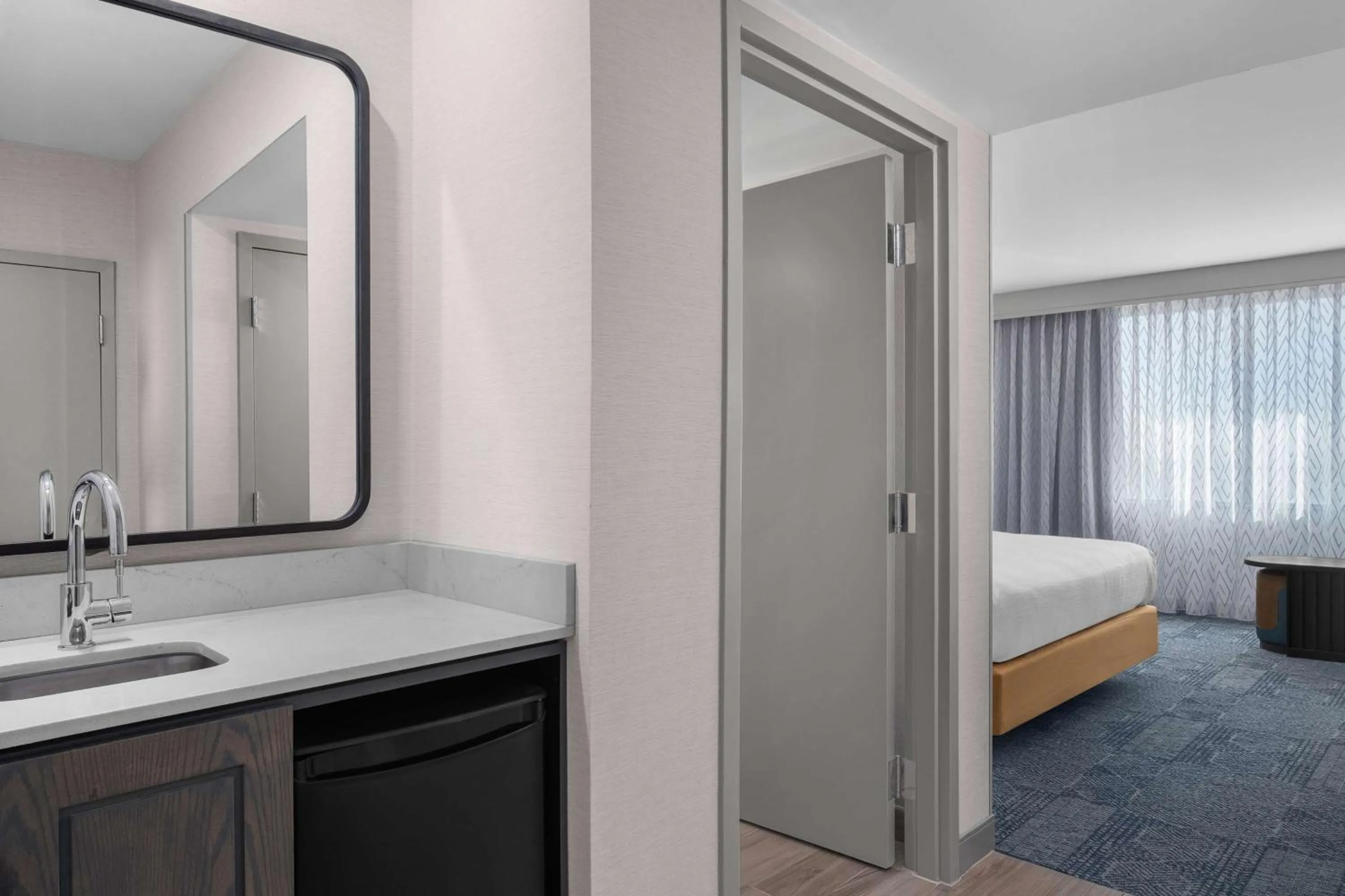 Bedroom, Bed in Embassy Suites by Hilton El Paso