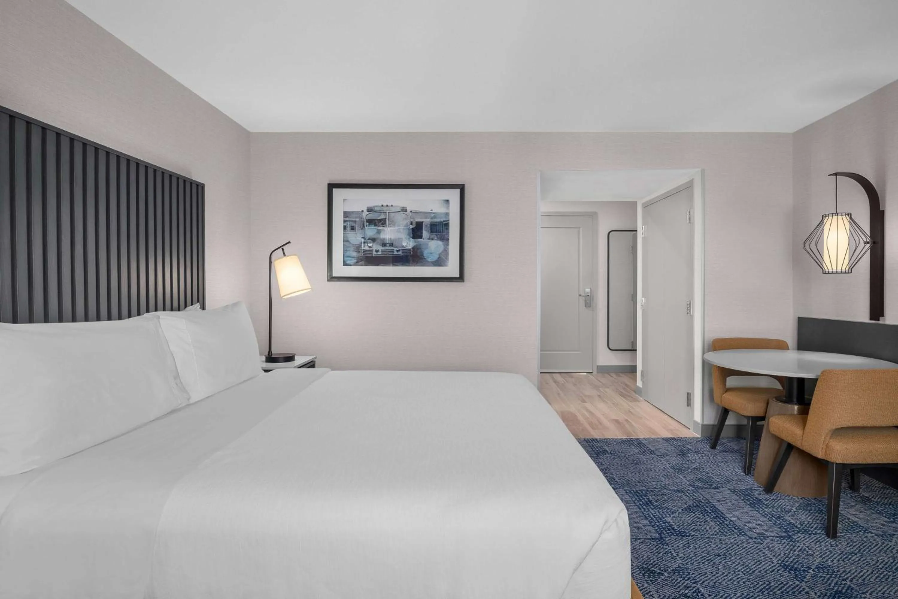 Bed in Embassy Suites by Hilton El Paso