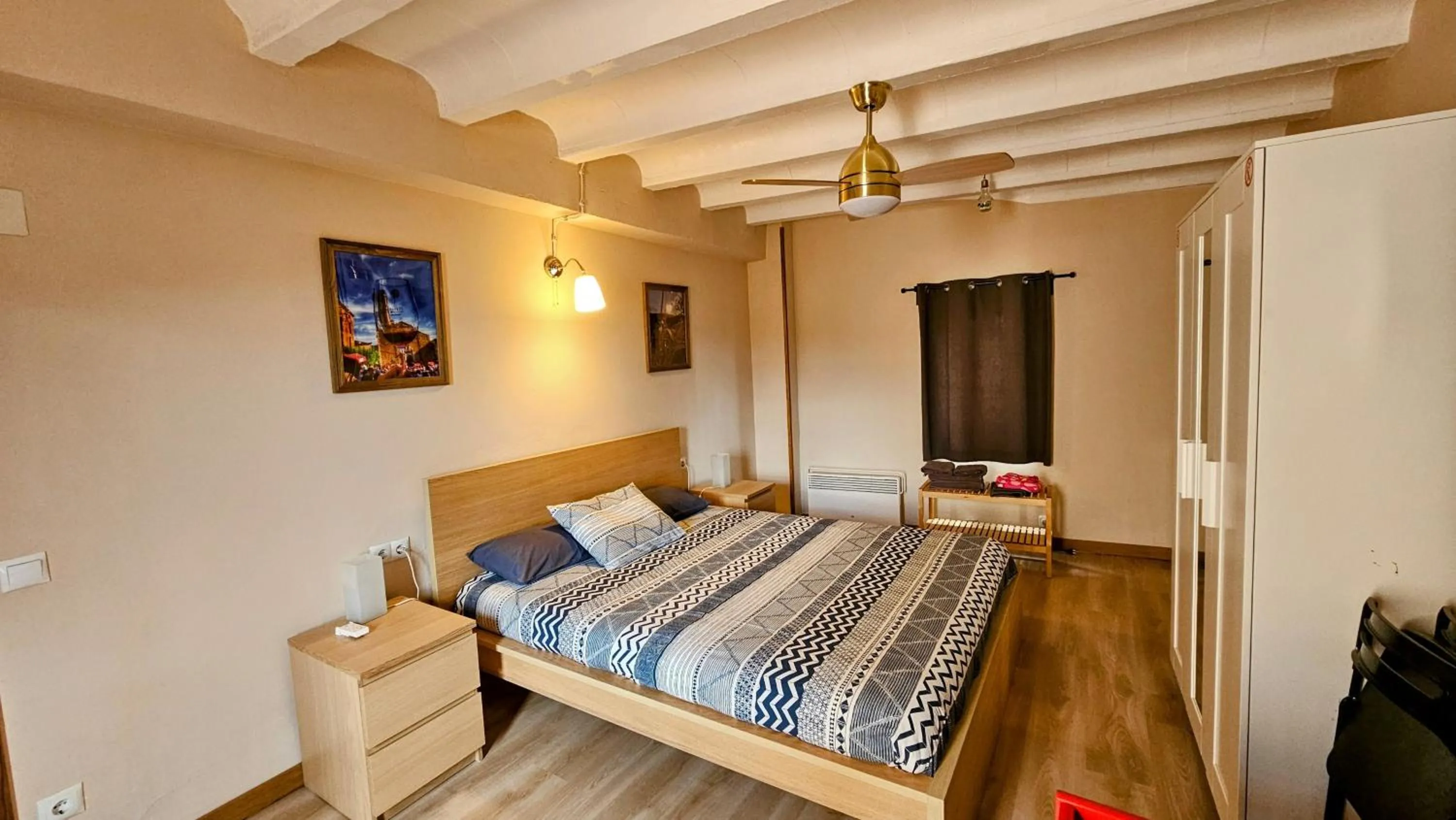 Bed in Ca l'Aixut Turismo Rural