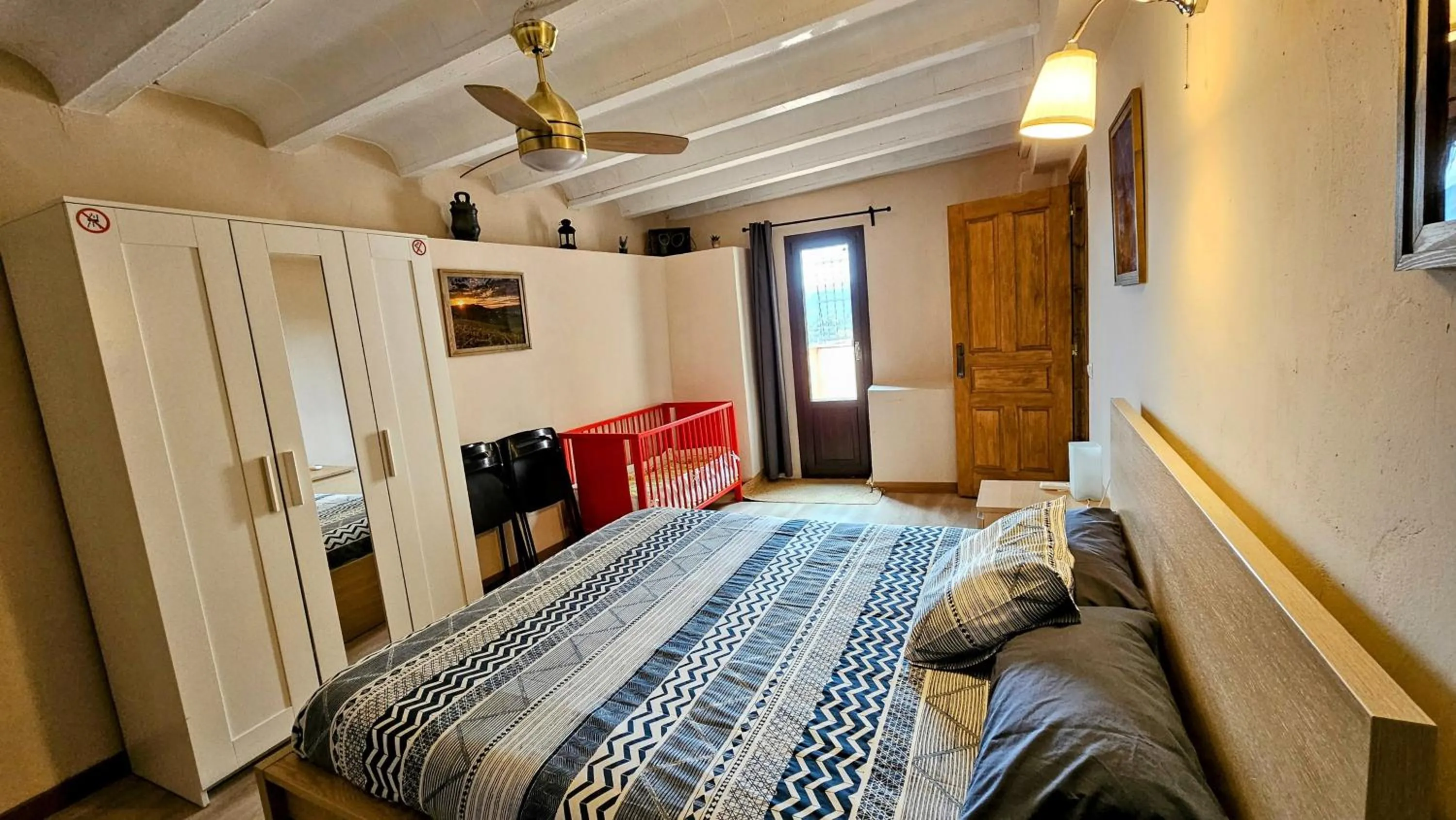 Bed in Ca l'Aixut Turismo Rural