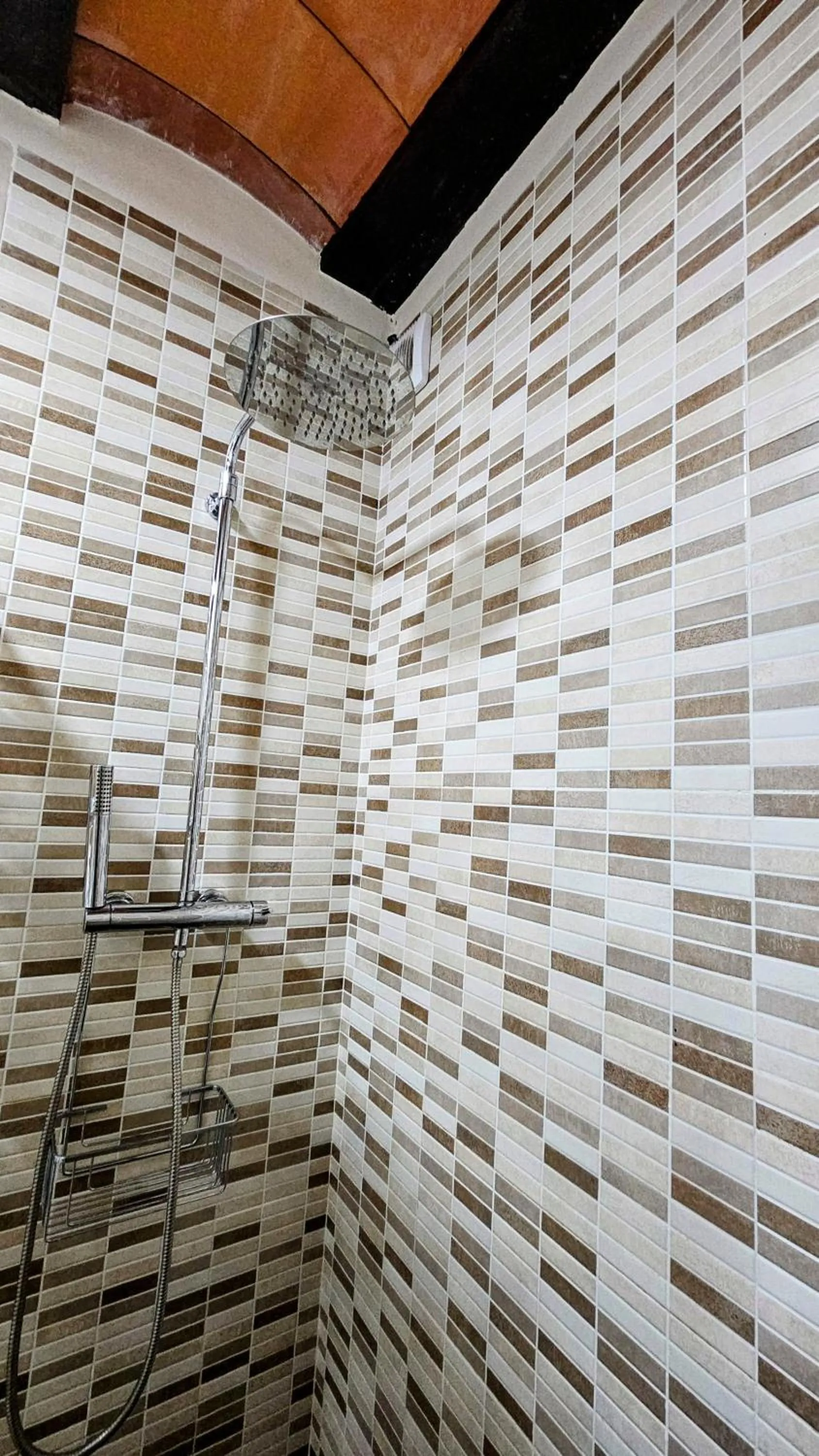 Shower in Ca l'Aixut Turismo Rural