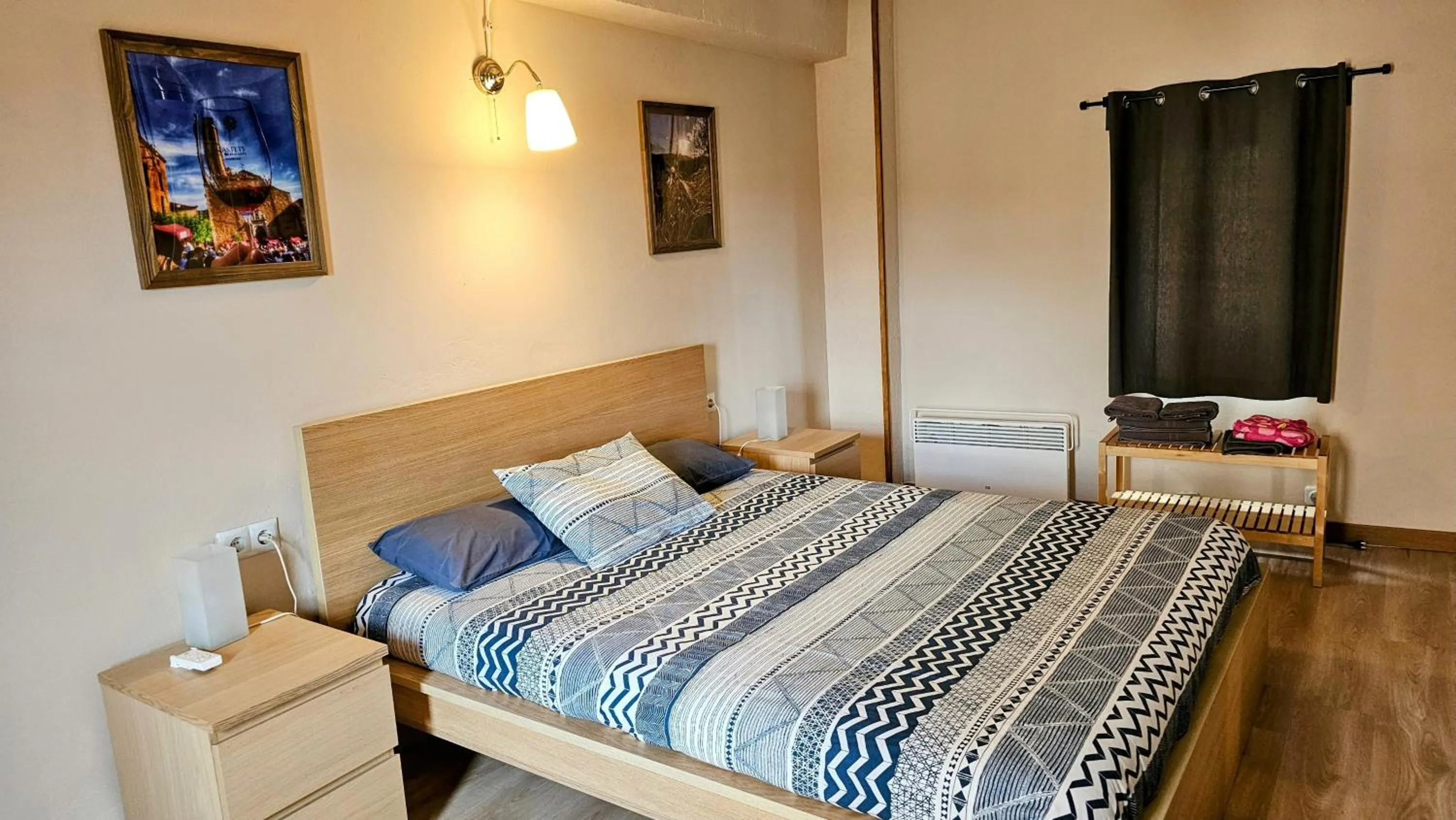 Bed in Ca l'Aixut Turismo Rural