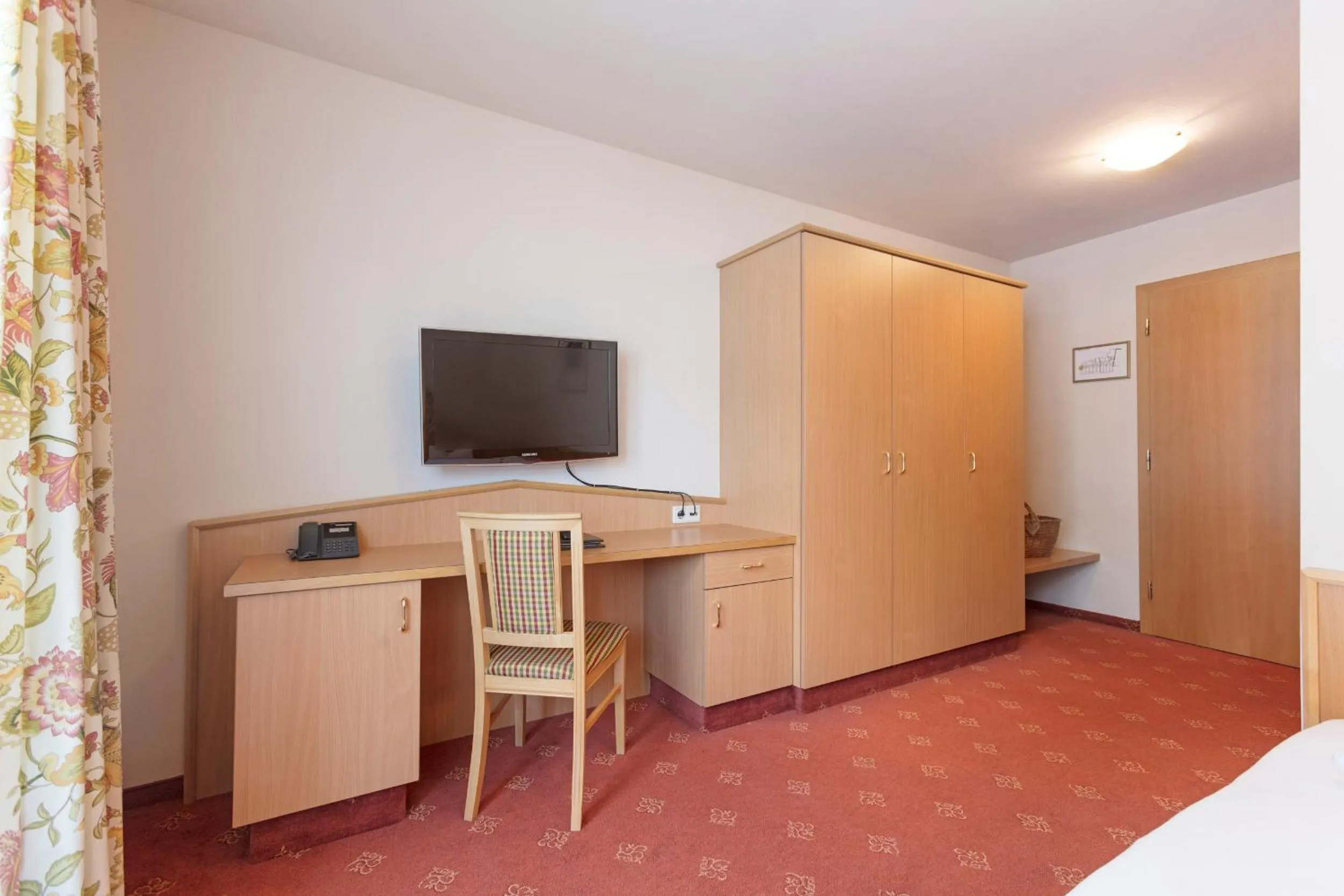 Photo of the whole room in Hotel Andreas Hofer