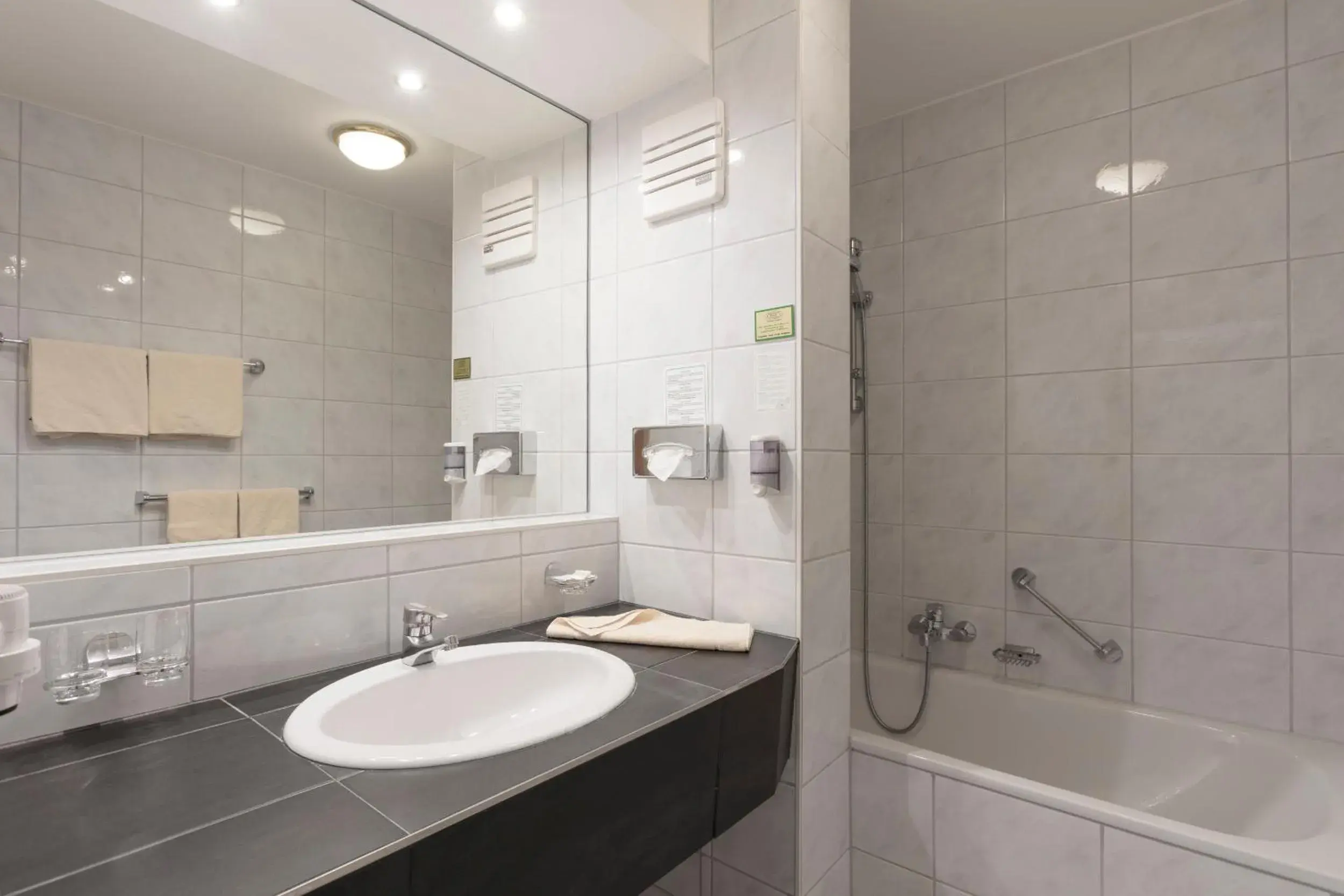 Comfort Double Room in Hotel Andreas Hofer Comfort Double Room in Hotel Andreas Hofer