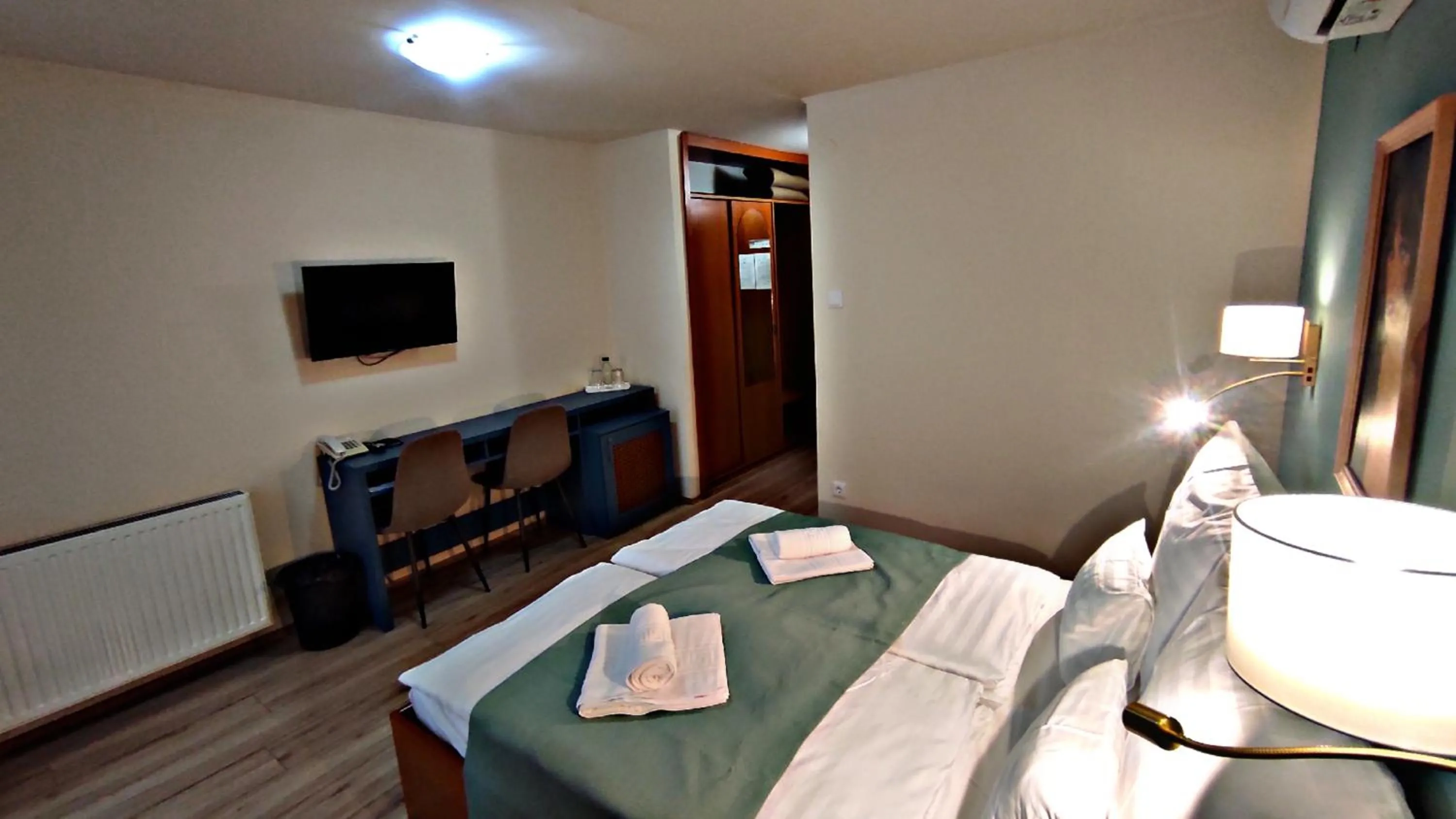 Photo of the whole room, Bed in Átrium Hotel Harkány