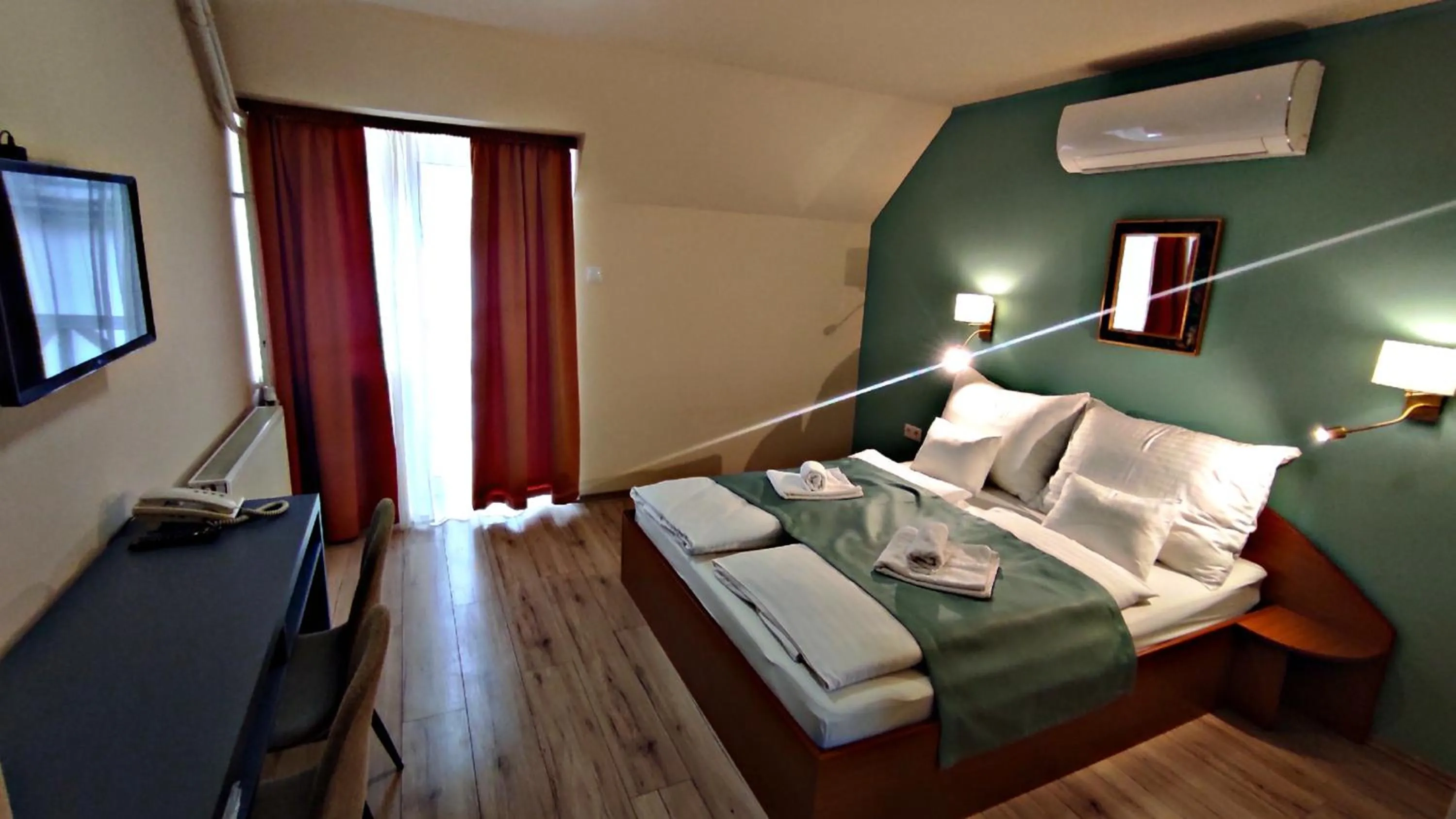 Photo of the whole room, Bed in Átrium Hotel Harkány