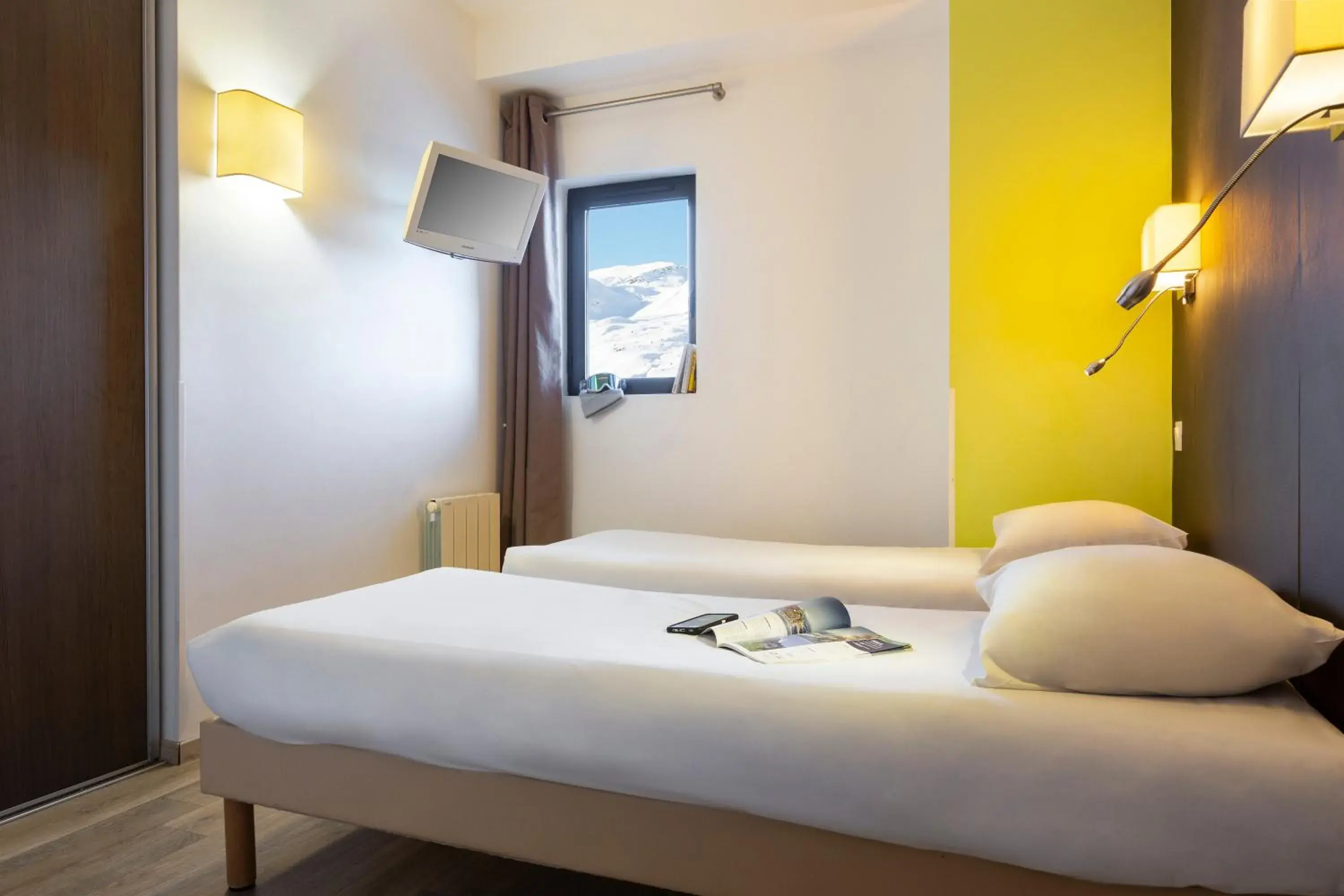 Bedroom, Bed in SOWELL RESIDENCES Pierre Blanche Bedroom, Bed in SOWELL RESIDENCES Pierre Blanche