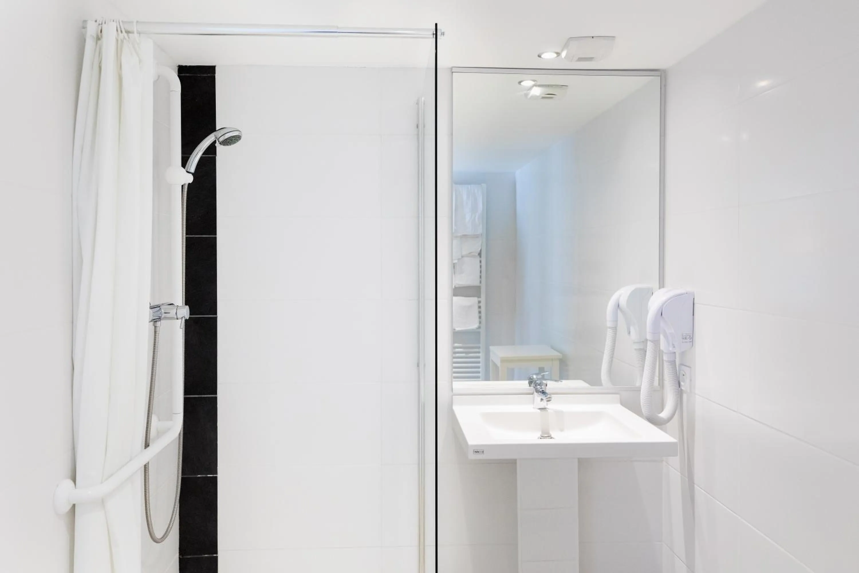 Bathroom in SOWELL RESIDENCES Pierre Blanche