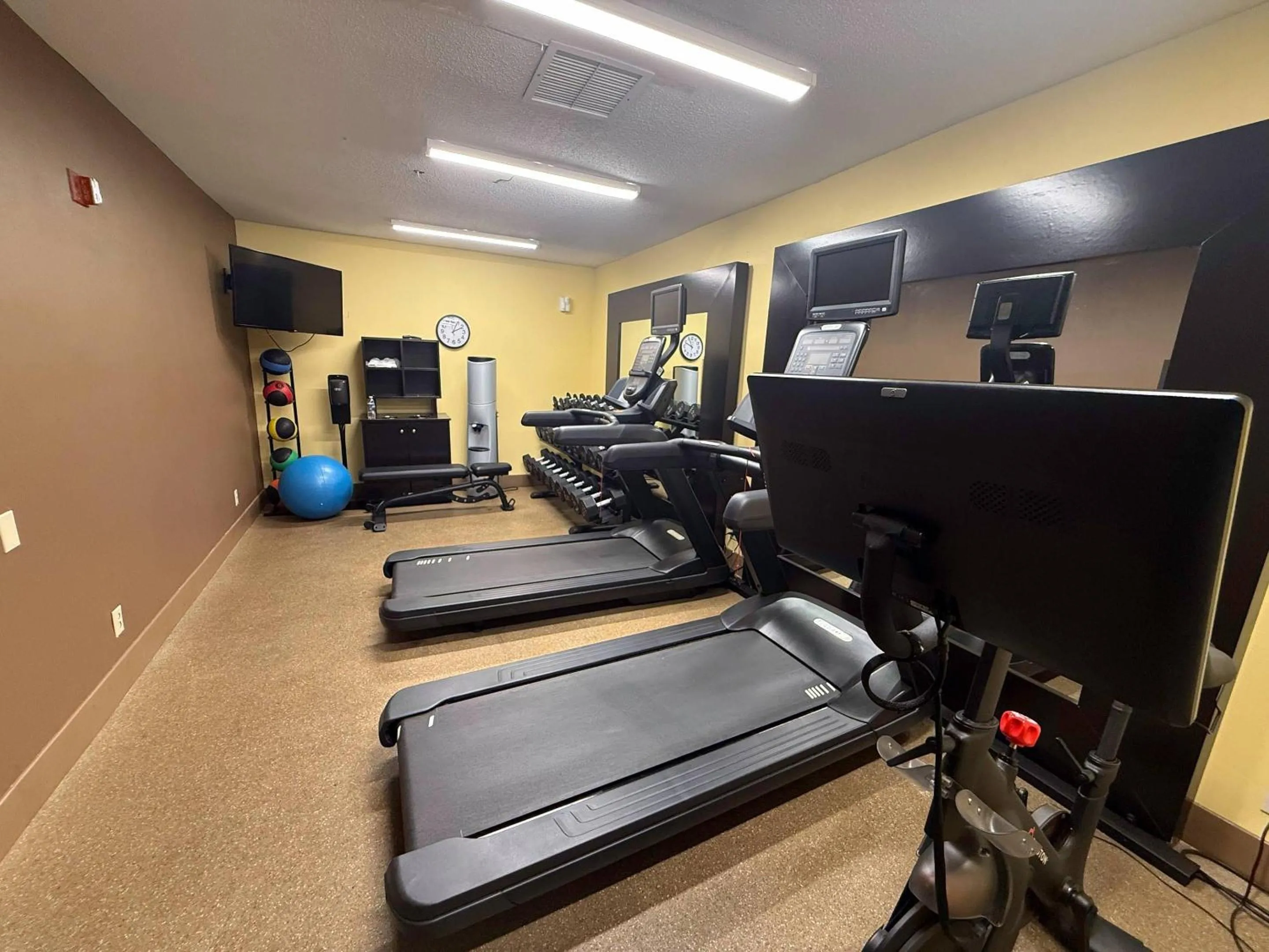 Fitness centre/facilities in MainStay Suites