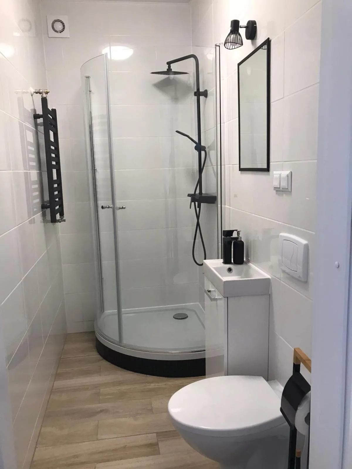 Bathroom in Pokoje blisko SUNTAGO