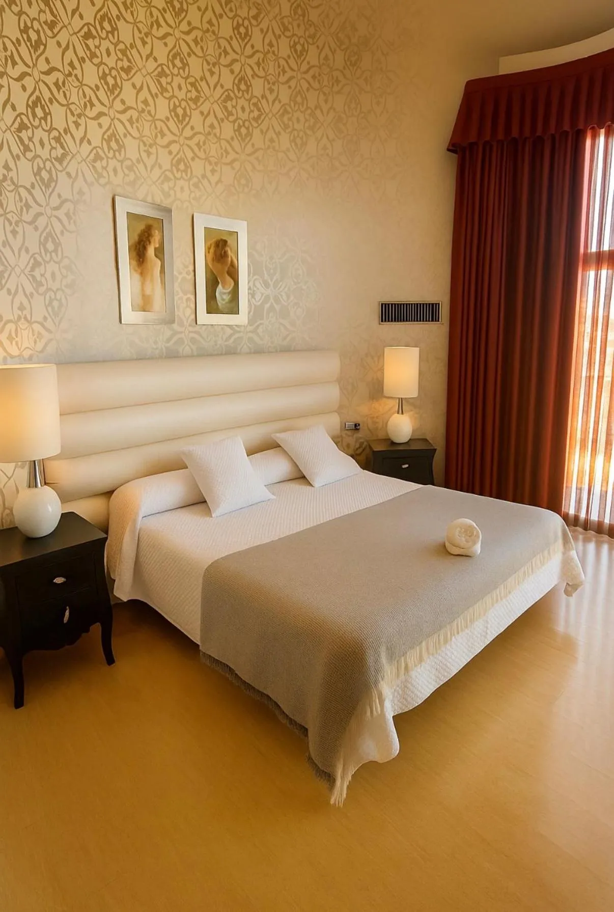 Bed in Hotel Villa de Cacabelos