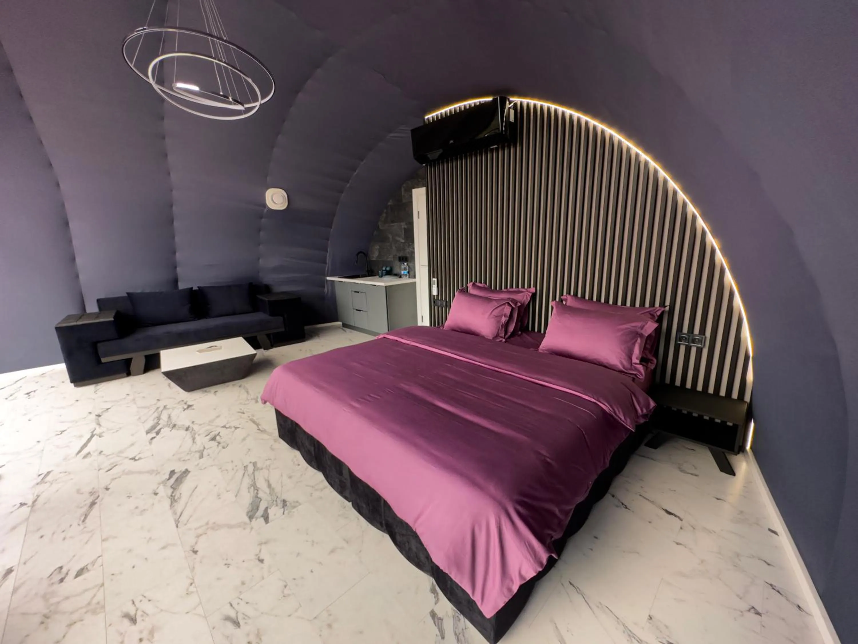 Bed in Wellland Hotel