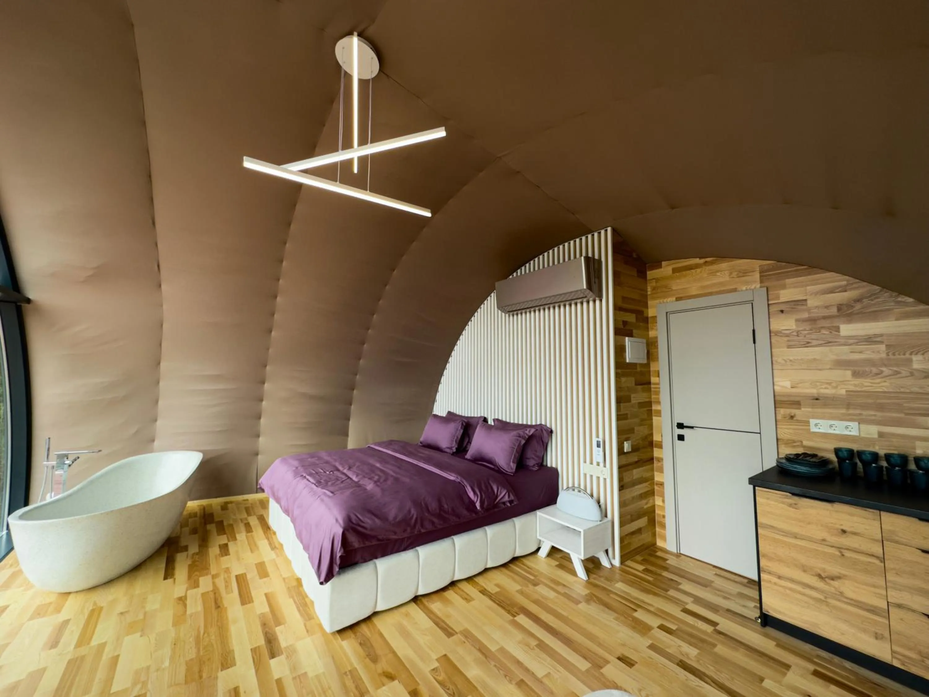 Bed in Wellland Hotel