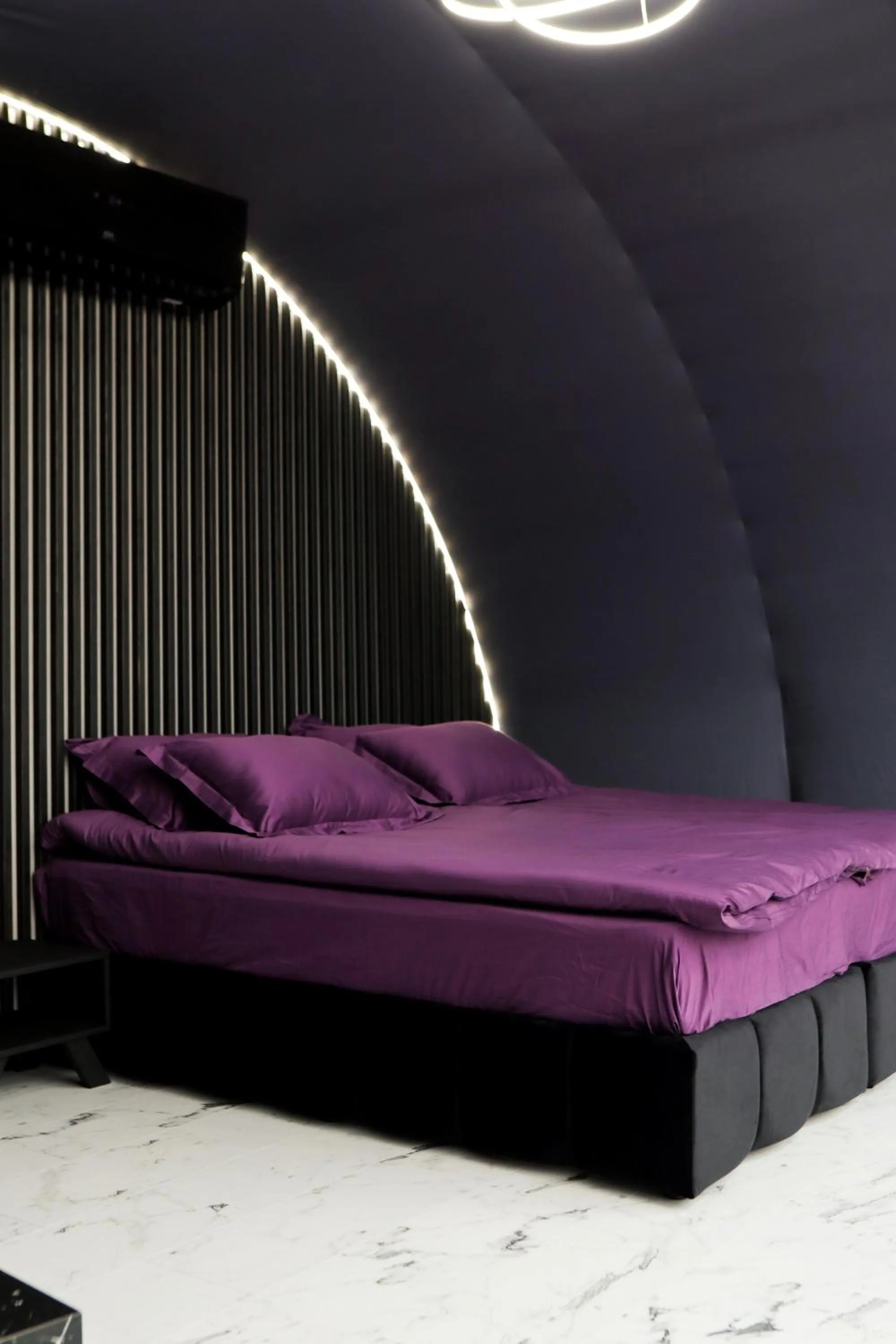 Bed in Wellland Hotel