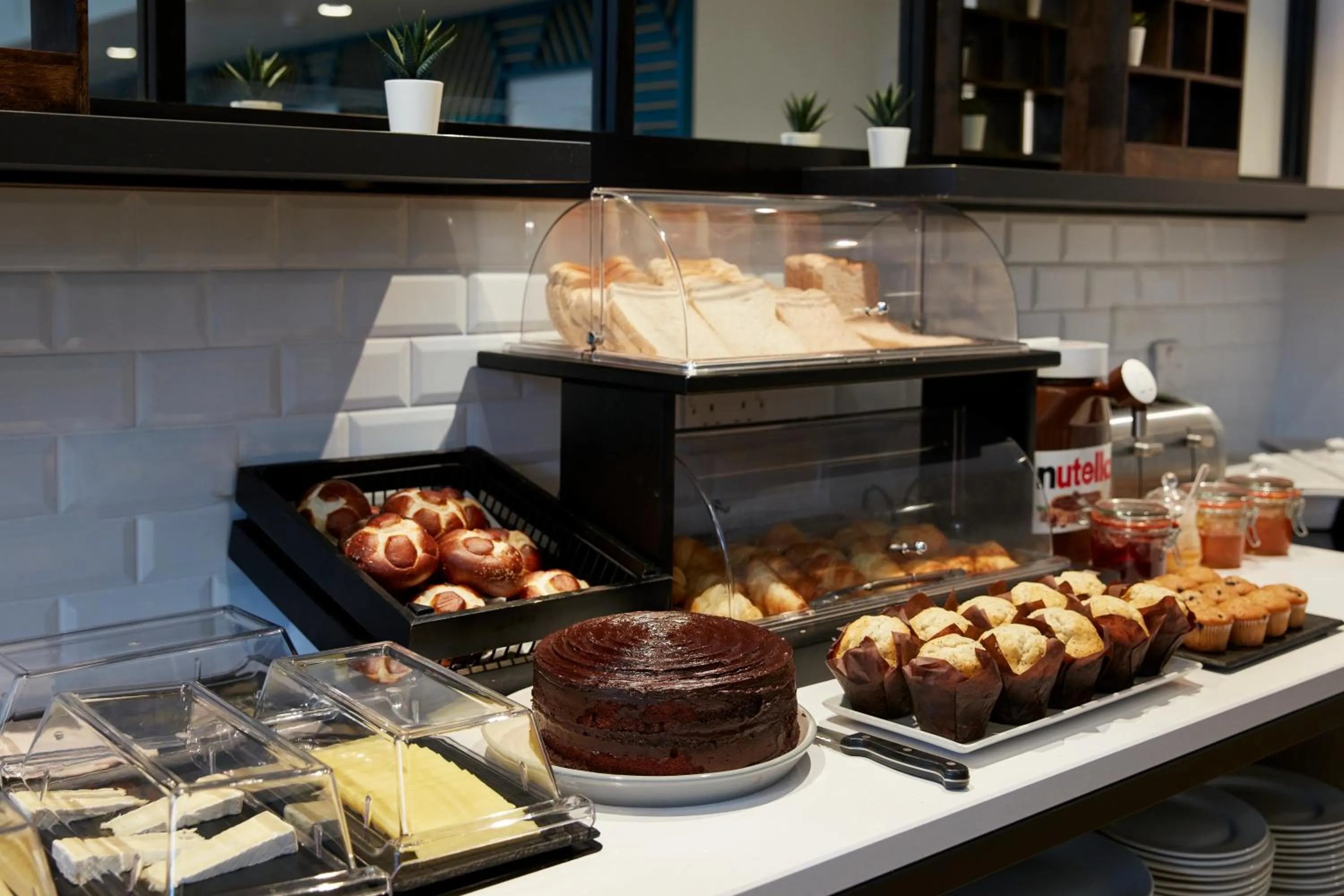 Breakfast in Aparthotel Adagio Liverpool City Centre