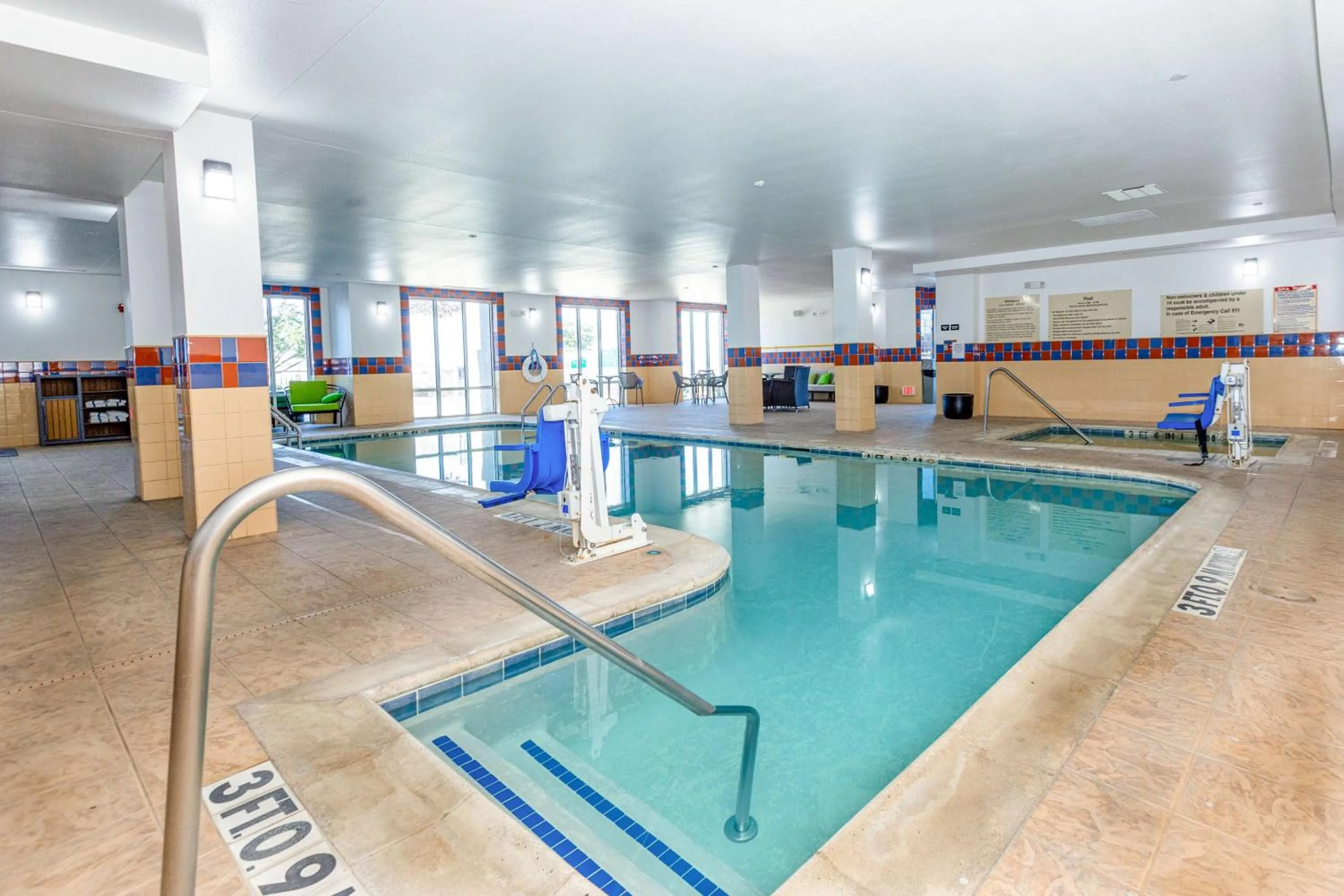 Pool view in Hampton Inn & Suites Fort Worth-West-I-30