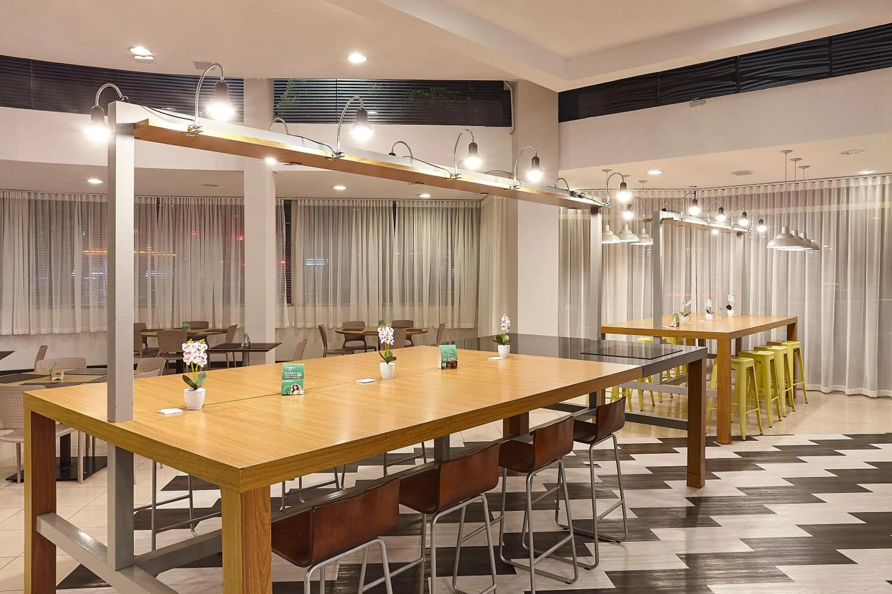 Restaurant/places to eat in Hotel Nacional Inn Bauru