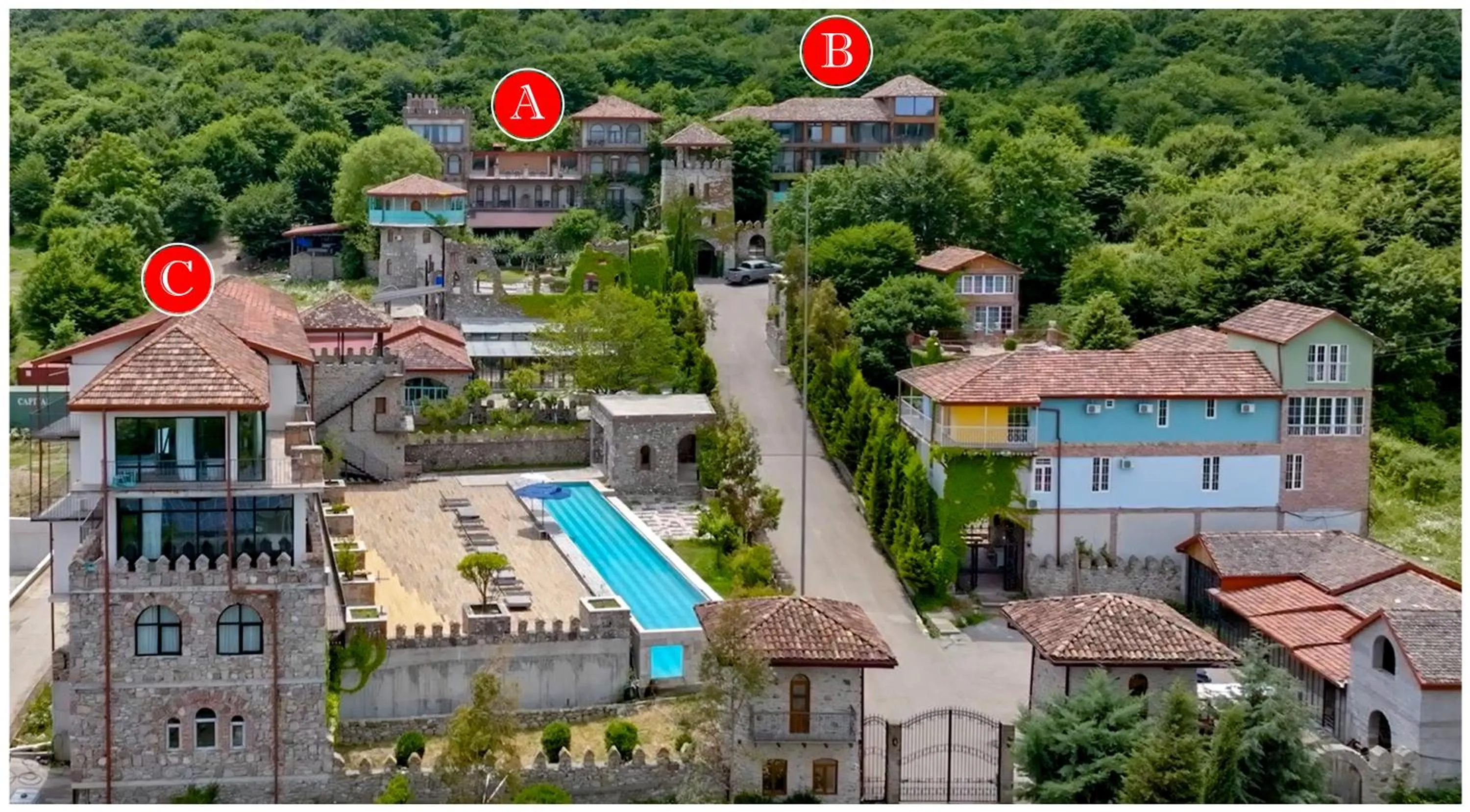 Property building in Chateau Mere